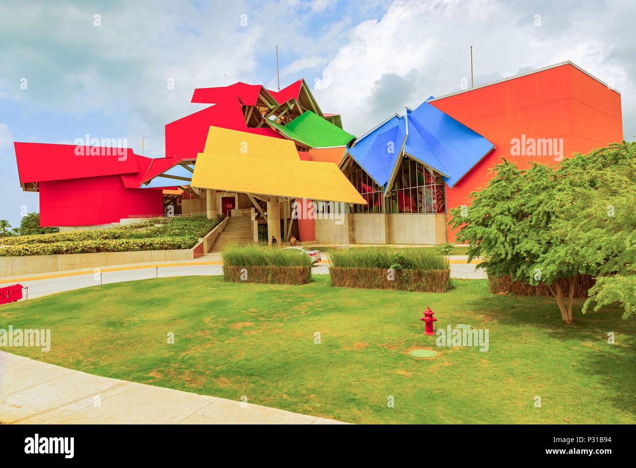 Panama City, Panama - 15. Mai 2015: Biomuseo in Panama City. Whimsical museum Struktur, die von der renommierten Frank Gehry mit 8 Galerien auf Panama biodive Stockfoto