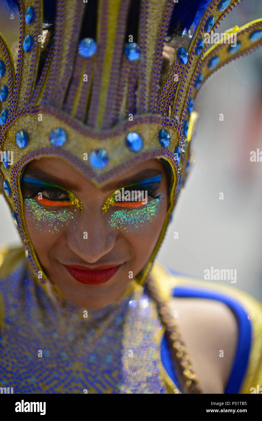 AfroCaribe Comparsa, einer der bekanntesten und bunte Karneval. Schlacht von Blumen, Barranquilla Karneval. Stockfoto