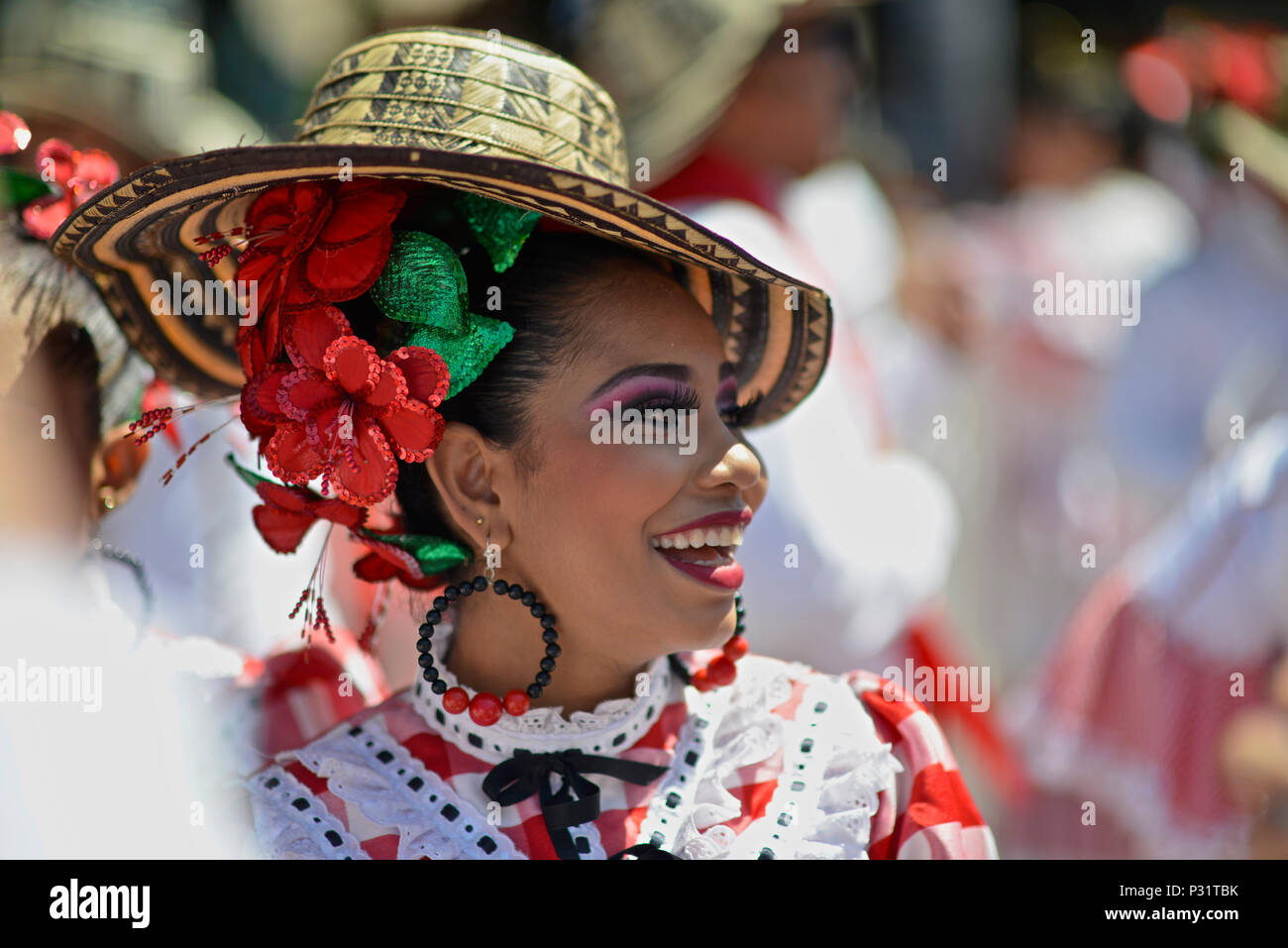Detail einer kolumbianischen Kopfbedeckung in der Cumbia traditionellen Tanz verwendet. Schlacht von Blumen, Barranquilla Karneval. Stockfoto