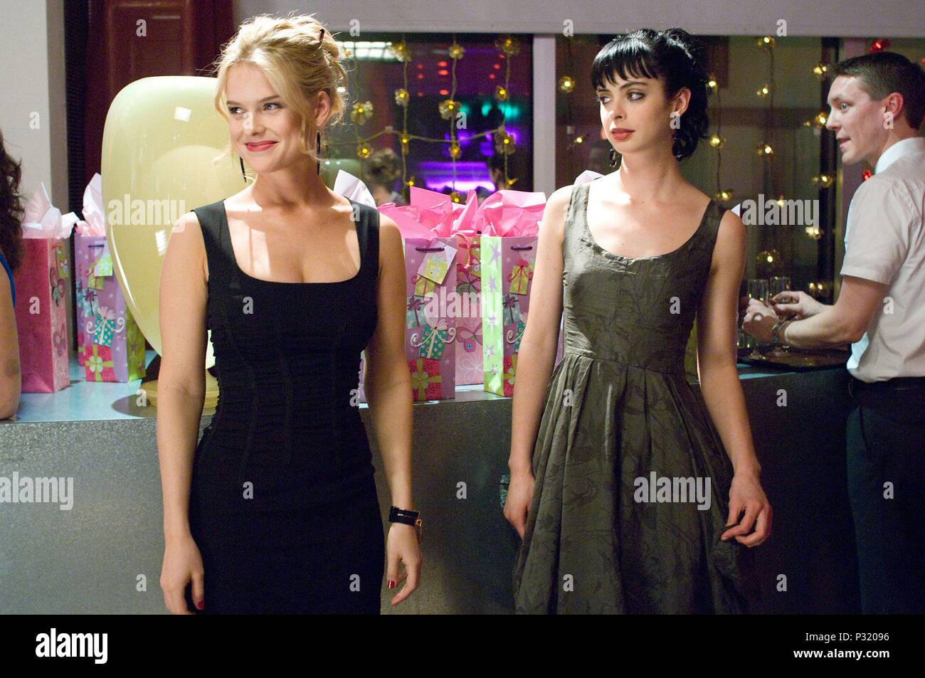 Original Film Titel: SIE IST AUS MEINER LIGA. Englischer Titel: SIE IST AUS MEINER LIGA. Regisseur: Jim FIELD SMITH. Jahr: 2010. Stars: ALICE EVA, KRYSTEN RITTER. Quelle: Dreamworks SKG/MOSAIC MEDIA GROUP/Album Stockfoto