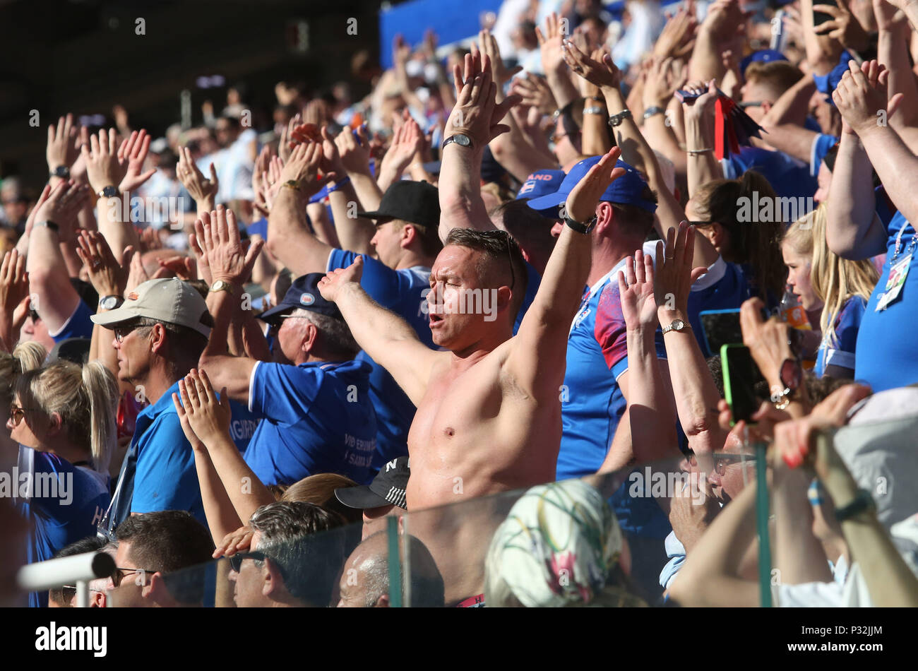 Moskau, Russland, 16. Juni 2018. : Island Geysir Sound während der FIFA WM Russland 2018, Gruppe D, Fußballspiel zwischen Argentinien v Island in Spartak Stadium in Moskau. Credit: Marco iacobucci/Alamy leben Nachrichten Stockfoto