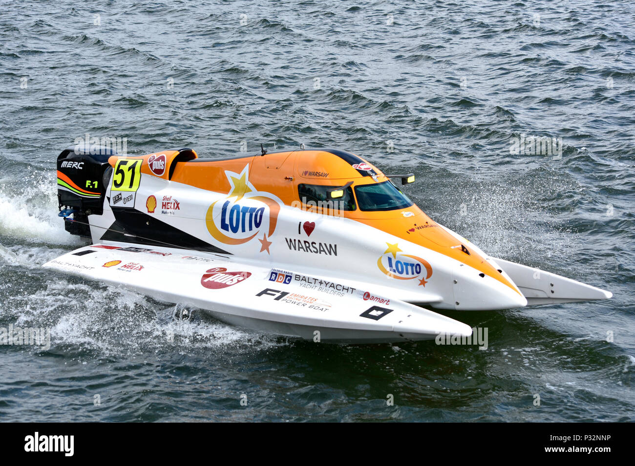 London, Royal Victoria Dock. 16. Juni 2018. Formel 1 Motorboot Racing hat in London. Die Steuereinheit UIM F1 H2O Weltmeisterschaft in London kehrt zum ersten Mal seit 1985. Bartek Marszalek (PL, Nr. 51, Emirates Racing Team) #F1H2O@F1H2O# Motorboot#UIMF 1 H2O #F1H2 OLondon Foto © Credit: Marcin Marcin Libera Libera/Alamy leben Nachrichten Stockfoto