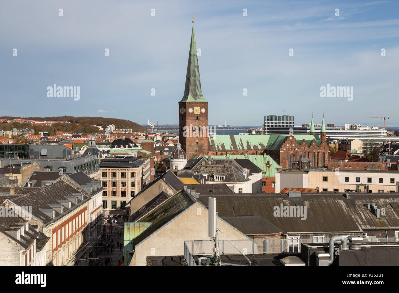 Panorama über Aarhus gesetzt Fra stormagasinet Sallings udsigtsterrasse. Panorama von Aarhus vom Salling Terrasse gesehen. N, 10,206672 56,1443044 Stockfoto