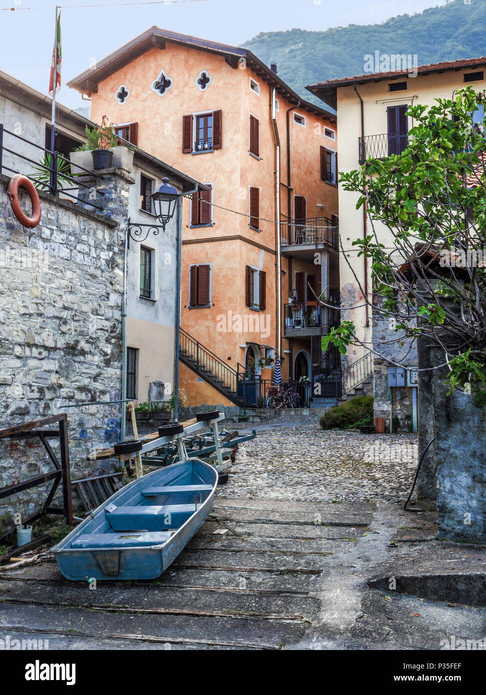 Kleines Dorf der Fischer auf den Comer See im Laufe der Zeit unverändert, Italien Stockfoto