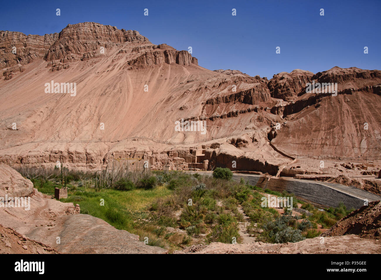 Spektrum der Farben in der flammenden Berge, Turpan, Xinjiang, China Stockfoto