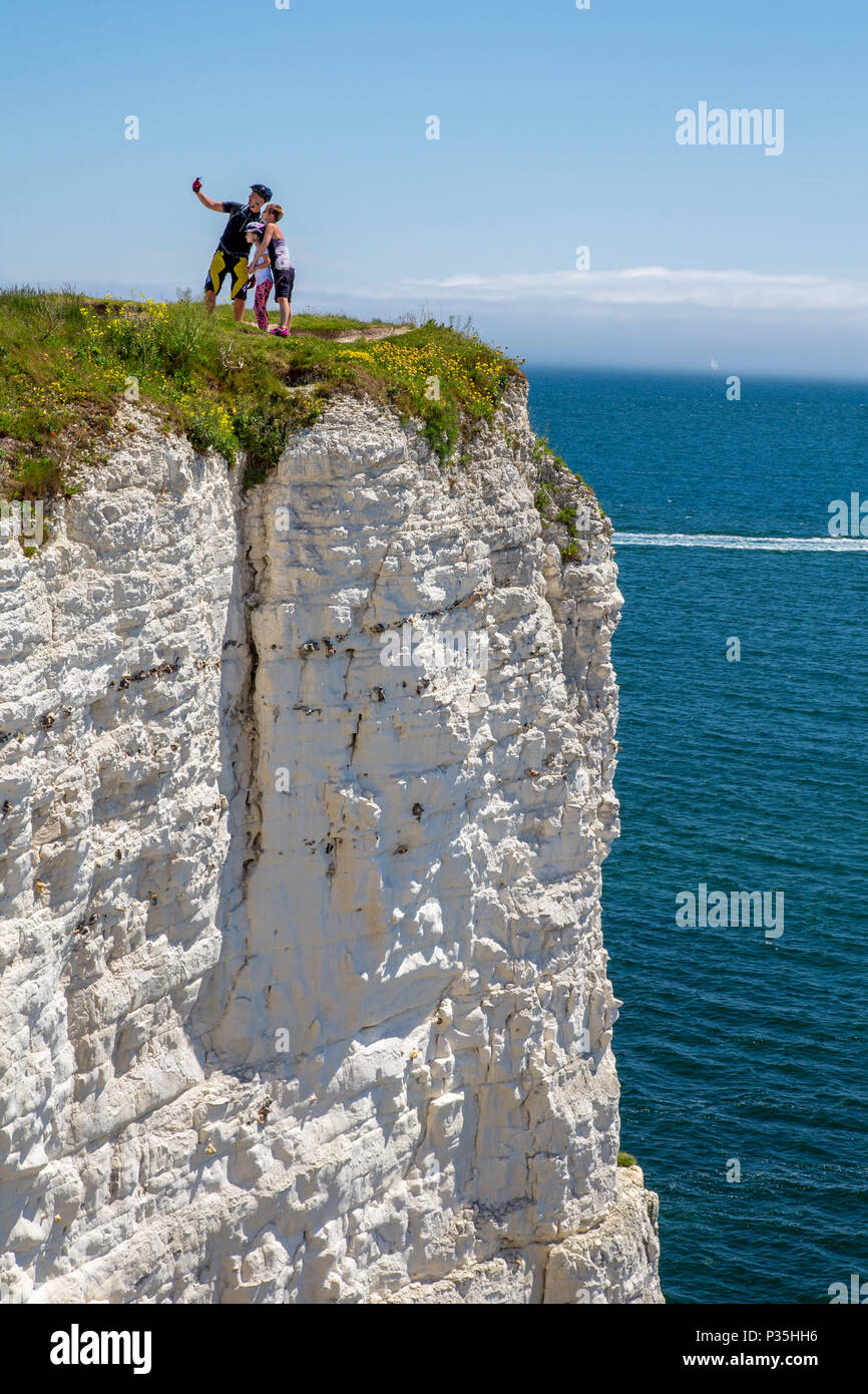 Die Familie selfie auf der Klippe, Jurassic Coast, Weltkulturerbe, Dorset, England, Großbritannien Stockfoto