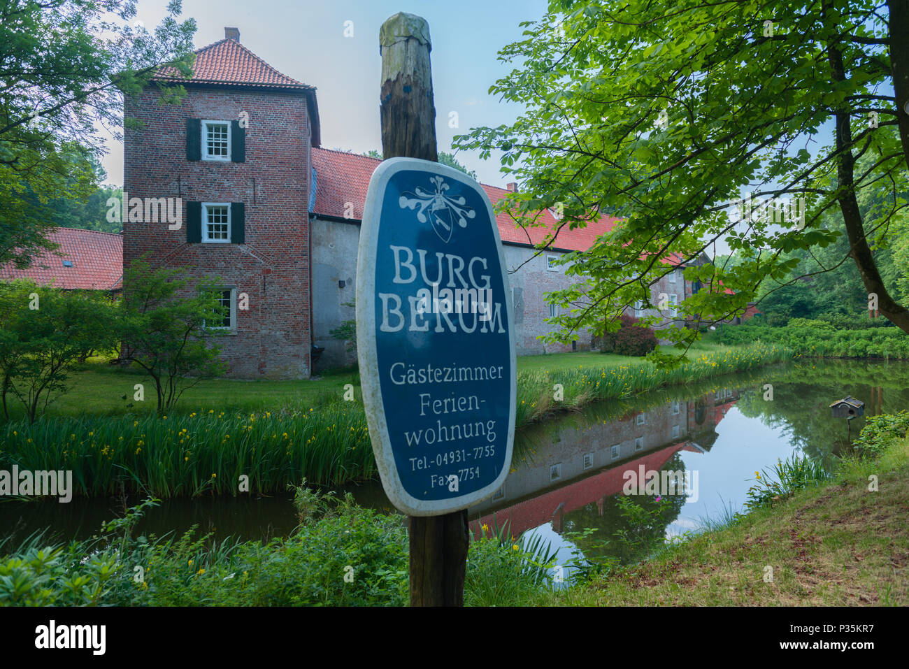 Berum Schloss, Zimmer und Apartments zu vermieten, Berum, Hage, Ostfriesland, Niedersachsen, Deutschland Stockfoto