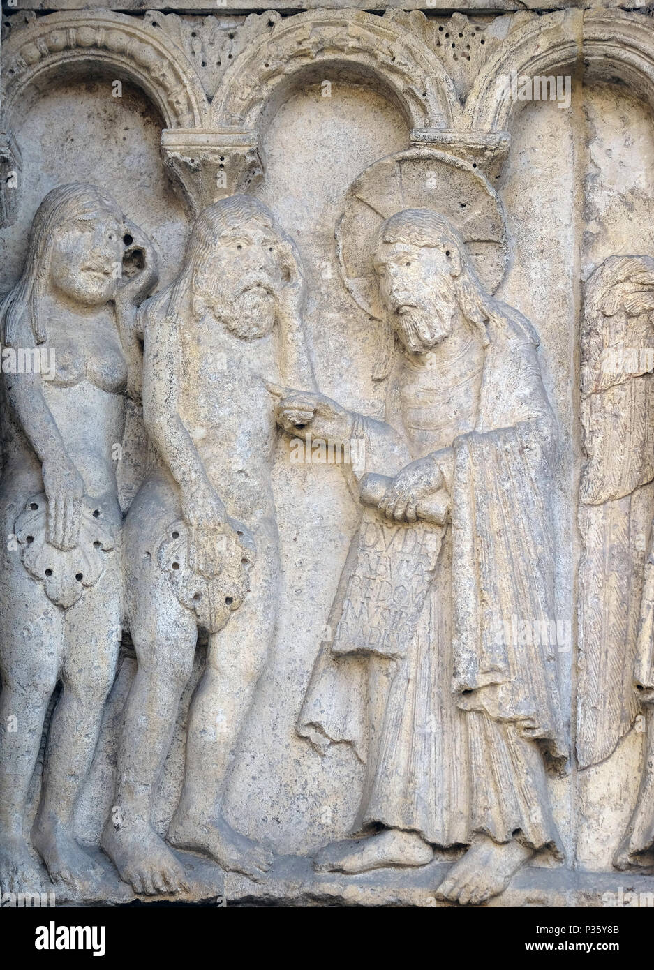 Die zurechtweisung von Adam und Eva Entlastung durch Wiligelmo, Dom von Modena, Italien Stockfoto