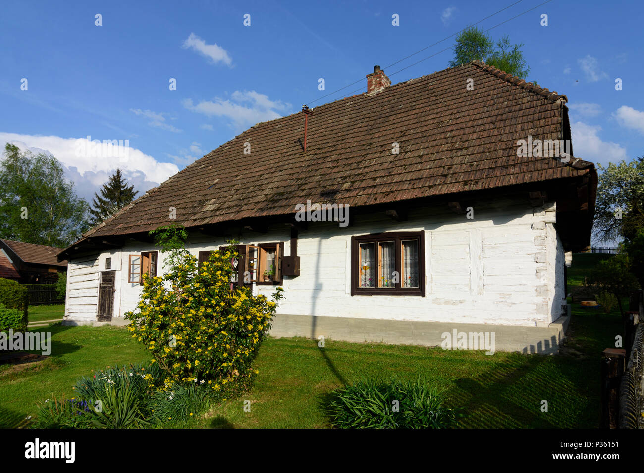 (Sklene Glaserhau): traditionellen Holzhaus in der Slowakei, Stockfoto