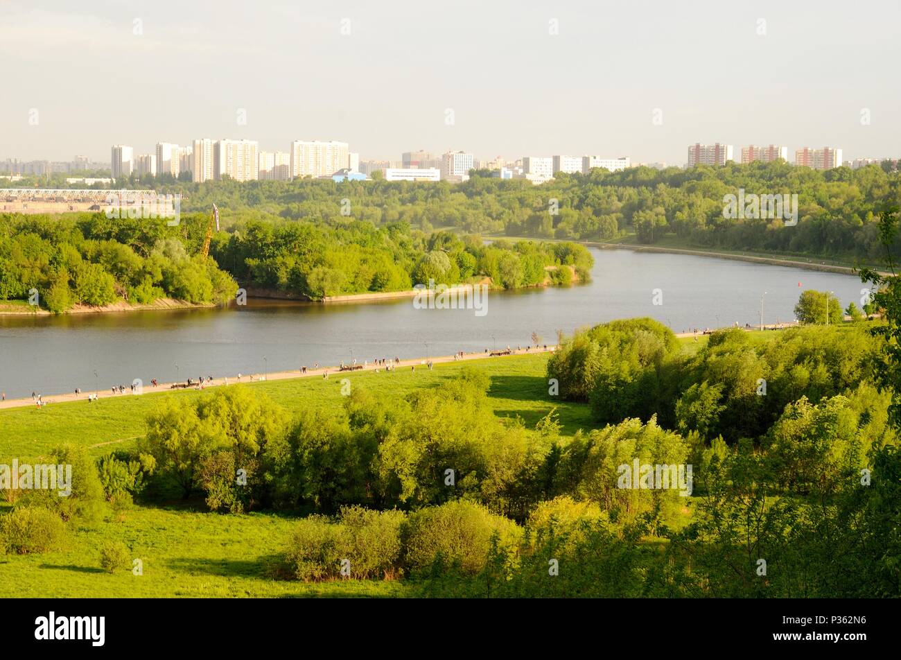 Blick über Moskau River Valley von der Kolomenskoye View Point, Moskau, Russland Stockfoto