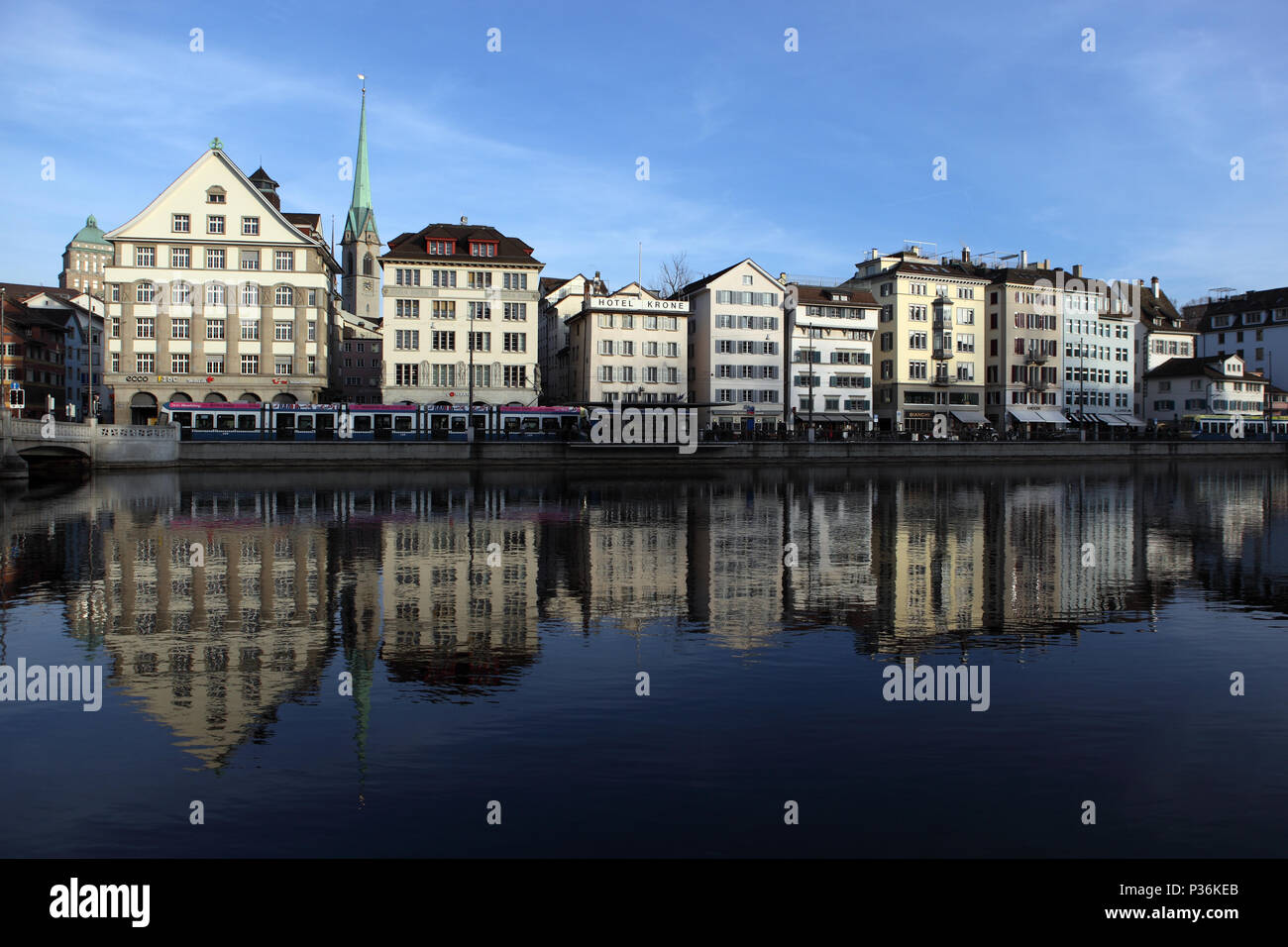 Zürich, Schweiz, Blick auf die Stadt auf dem Limmatquai Stockfoto