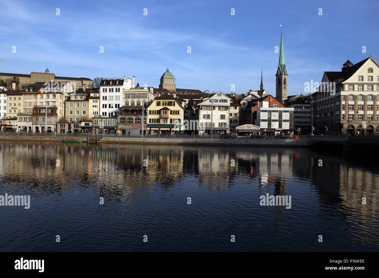 Zürich, Schweiz, Blick auf die Stadt auf dem Limmatquai Stockfoto