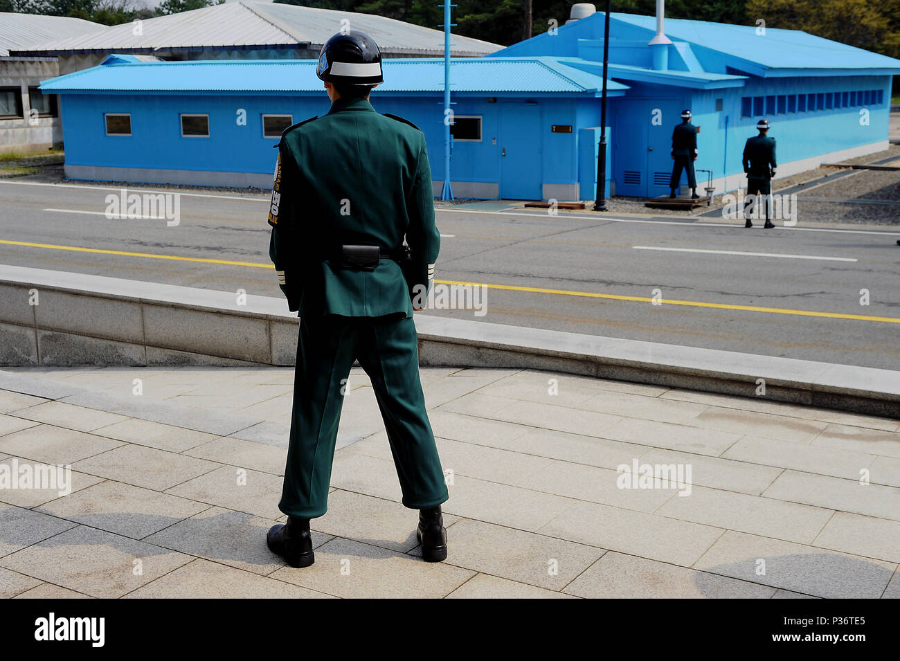 Panmunjeom, South Korea, Koreanische Wachen an der Grenze Streifen Stockfoto