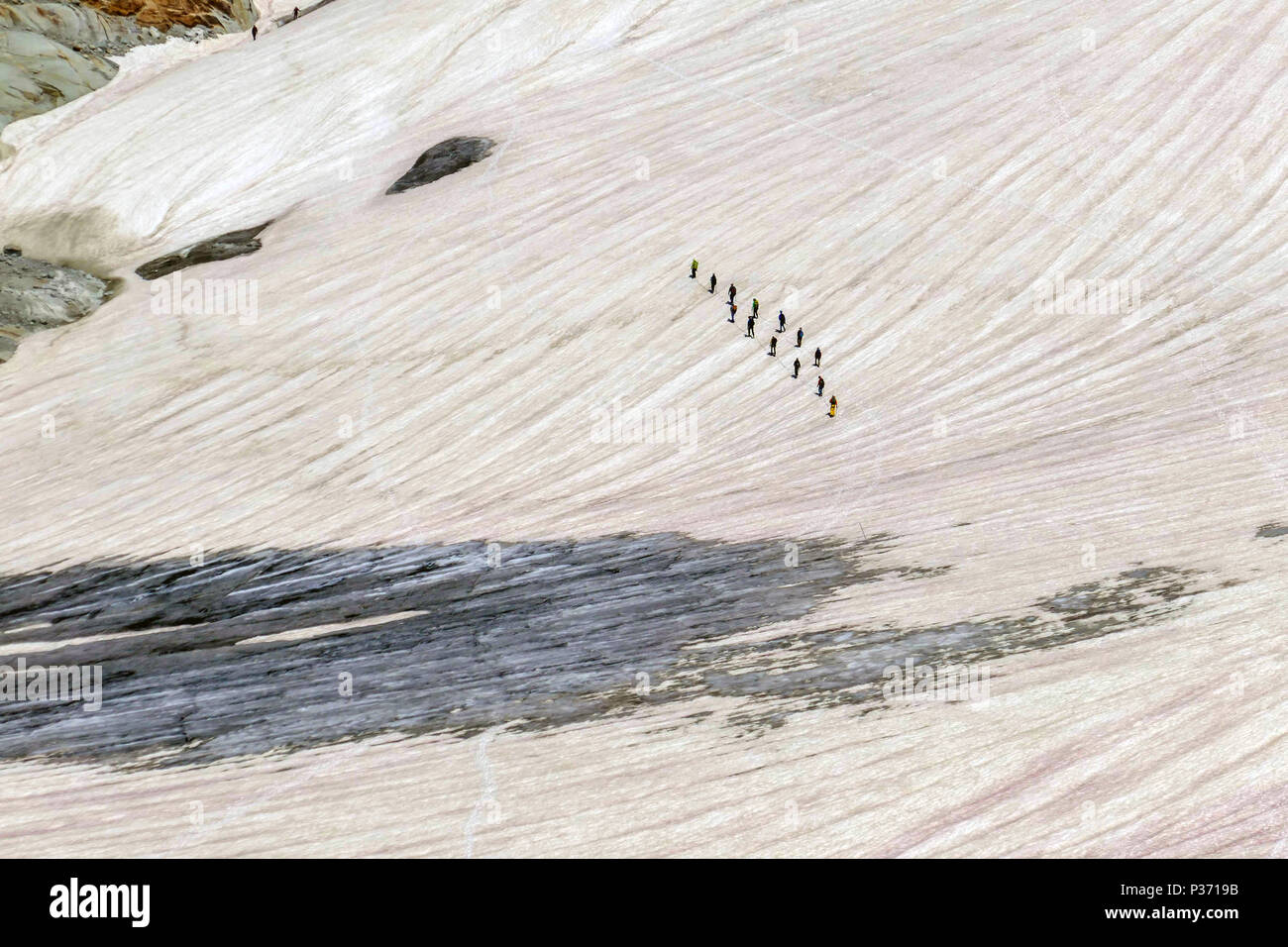 Kletterer Seilschaft zusammen am Rhonegletscher, Furka, Rhonegletscher, Rhonegletsch, Frühling, Schweizer, Schweiz, Stockfoto
