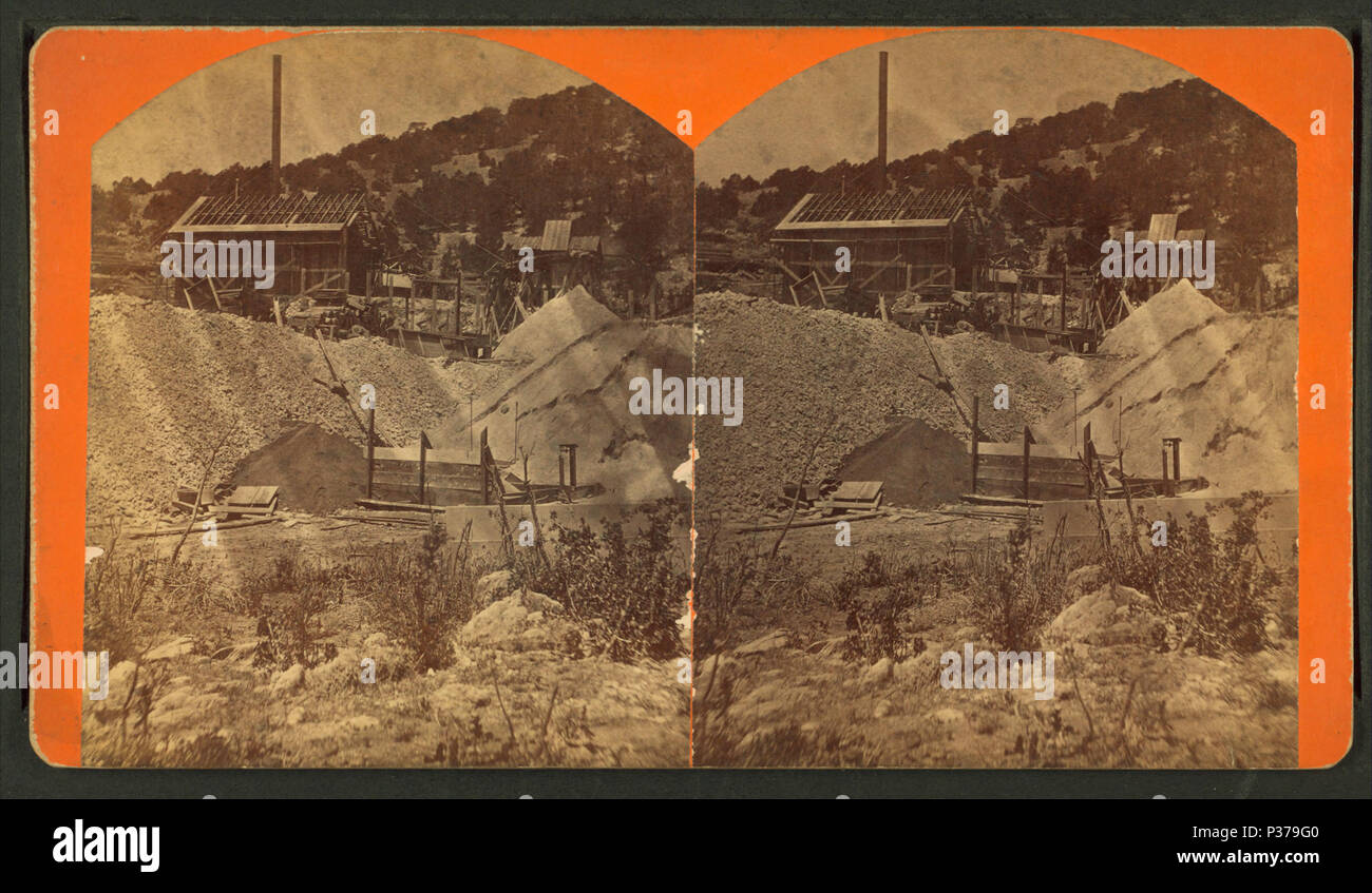 . Eine große Grube mit Halden. Abdeckung: 1870?-1900?. Quelle Impressum: 1870?-1900?. Digitale Element veröffentlicht 10-24-2005; 2-13-2009 aktualisiert. 11 Eine große Grube mit Halden, von Emery, C.E. (Charles E.) Stockfoto