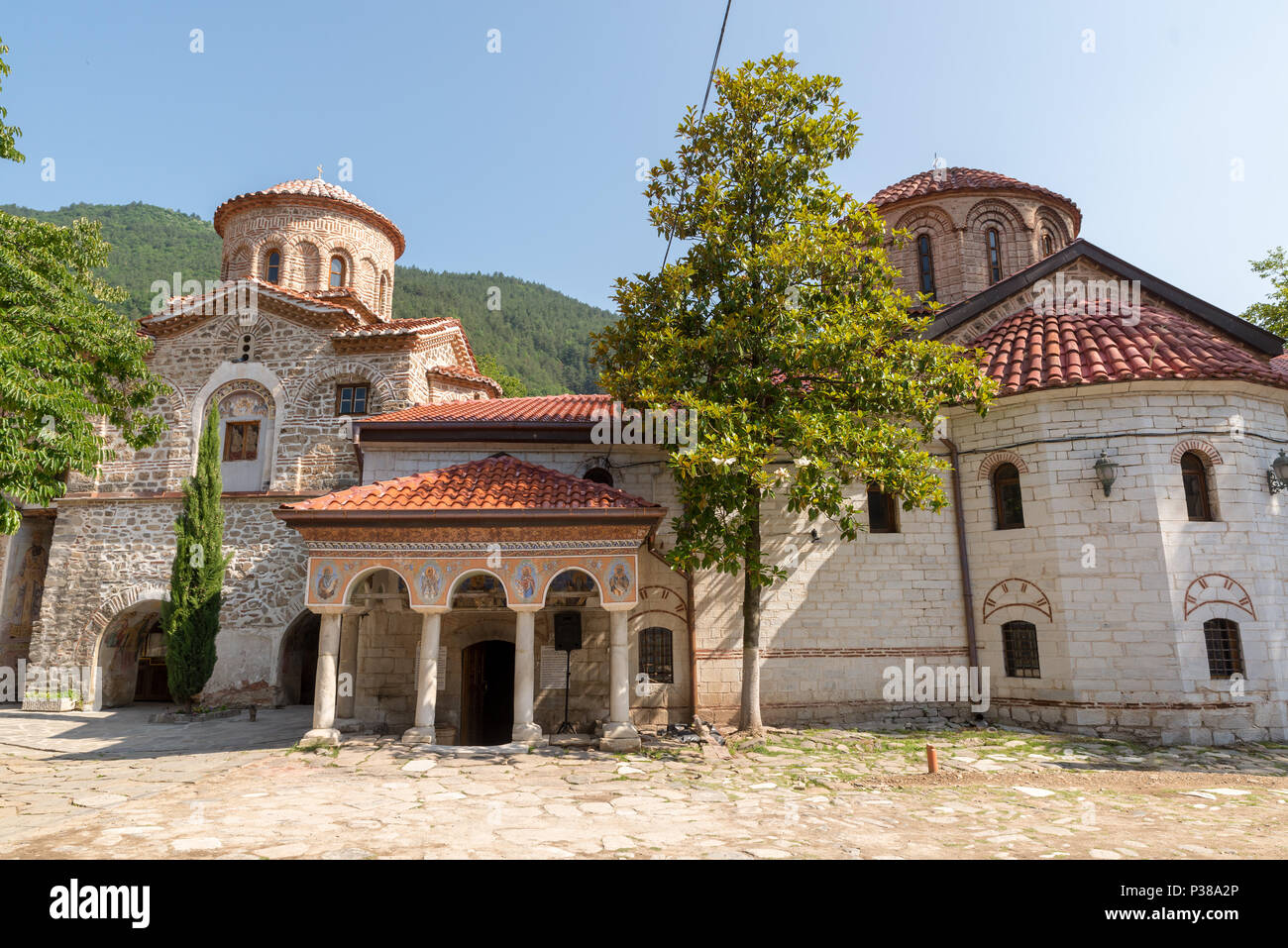 BACHKOVO KLOSTER, Bulgarien - Juni 7, 2018: Das Bachkovo Kloster ist ein wichtiges Denkmal der christlichen Architektur und eine der größten und Olde Stockfoto