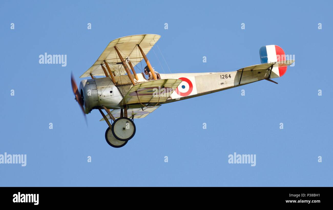Bristol Scout Typ C, Nr. 1264 fliegen an Shuttleworth Navy Airshow am 3