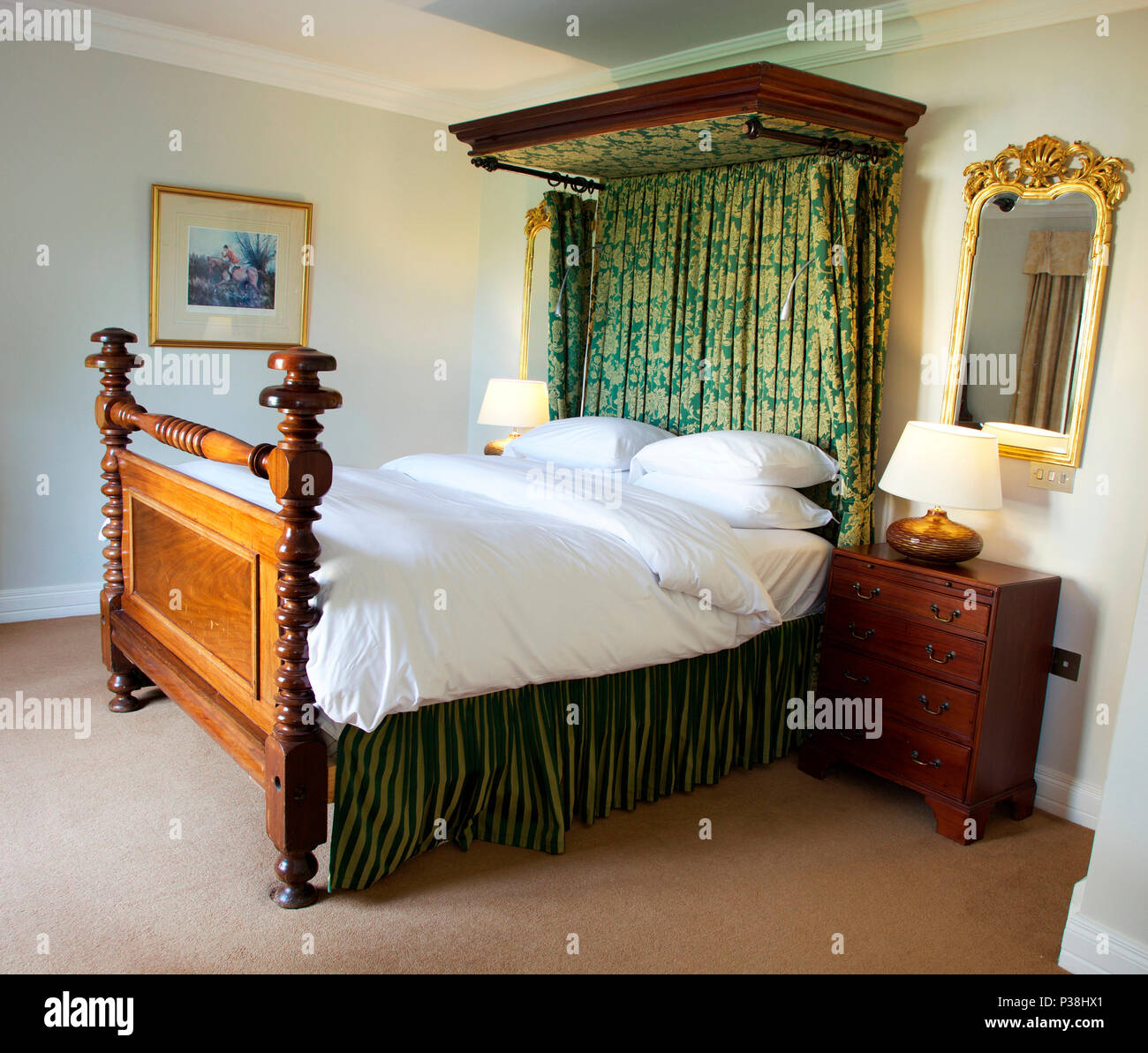 Die Hälfte tester Bett im Fitzgeralds Woodlands House Hotel, Adare, Co Limerick, Irland Stockfoto