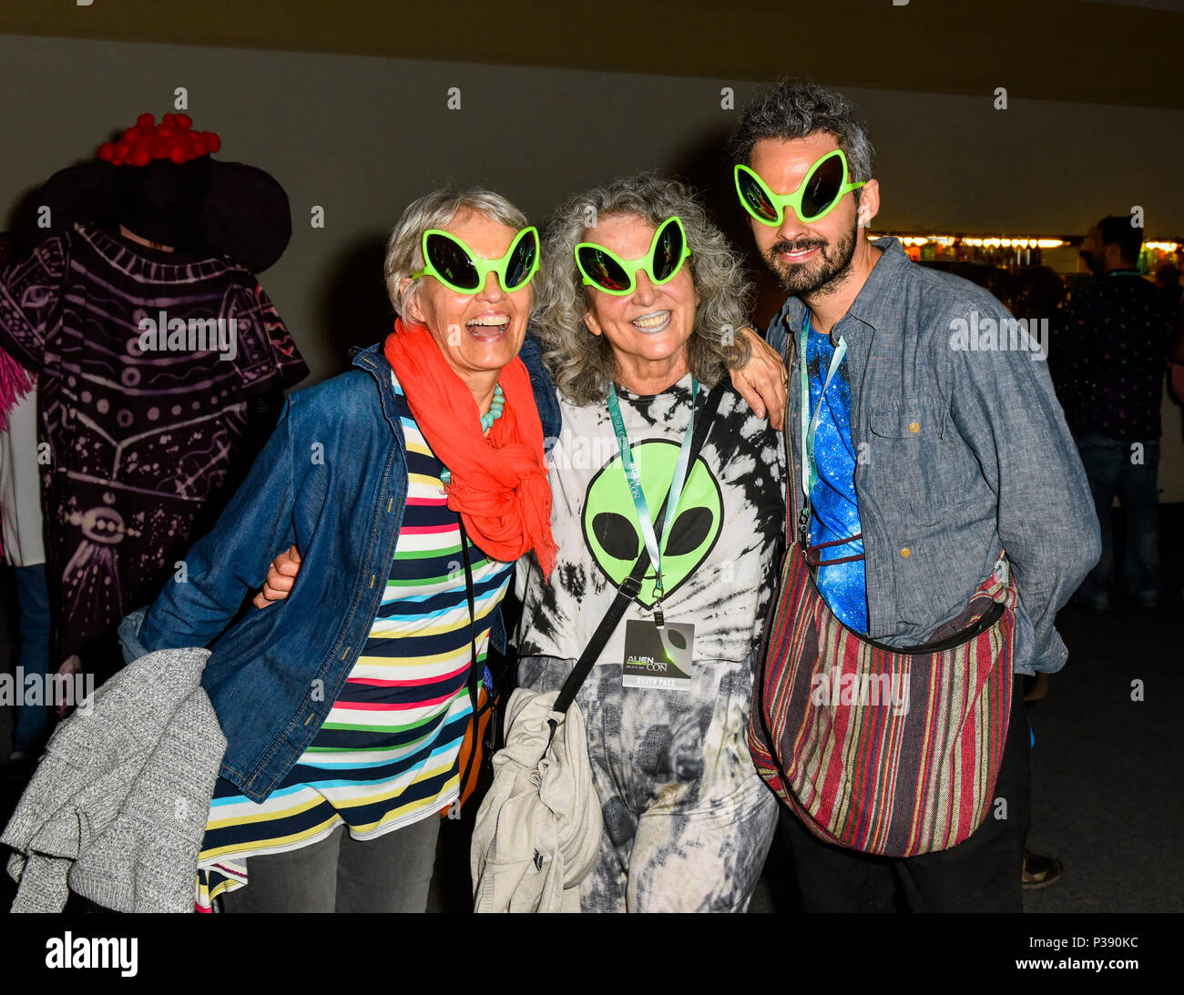 Pasadena, Kalifornien, 16. Juni 2018, Alien Con Tag 2, Teilnehmer, gekleidet in Kostümen bei der Partei. Credit: Ken Howard Bilder/Alamy Leben Nachrichten. Stockfoto