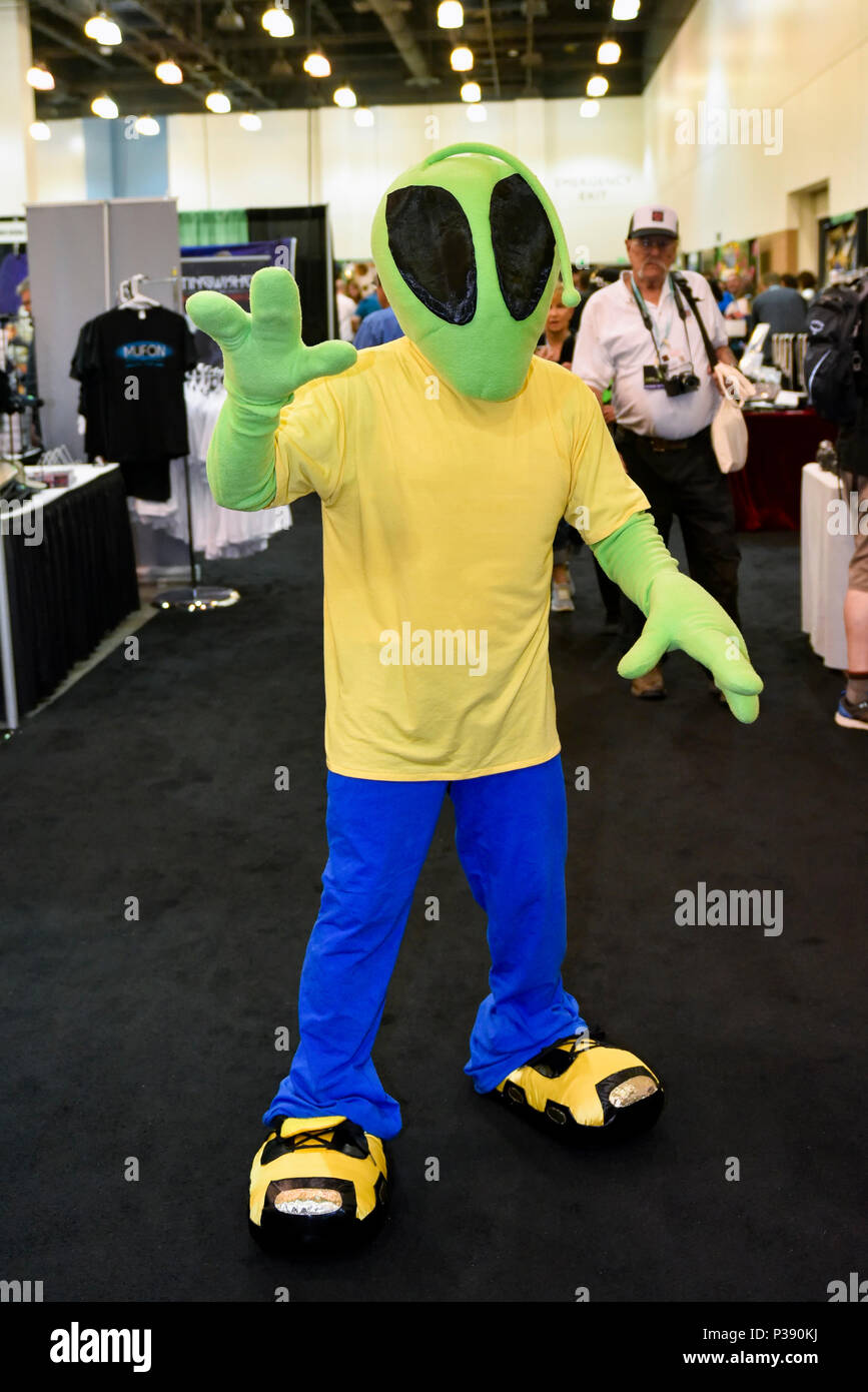 Pasadena, Kalifornien, Juni 16, 2018, ein cosplay Teilnehmer an Alien Con Tag 2. Credit: Ken Howard Bilder/Alamy leben Nachrichten Stockfoto