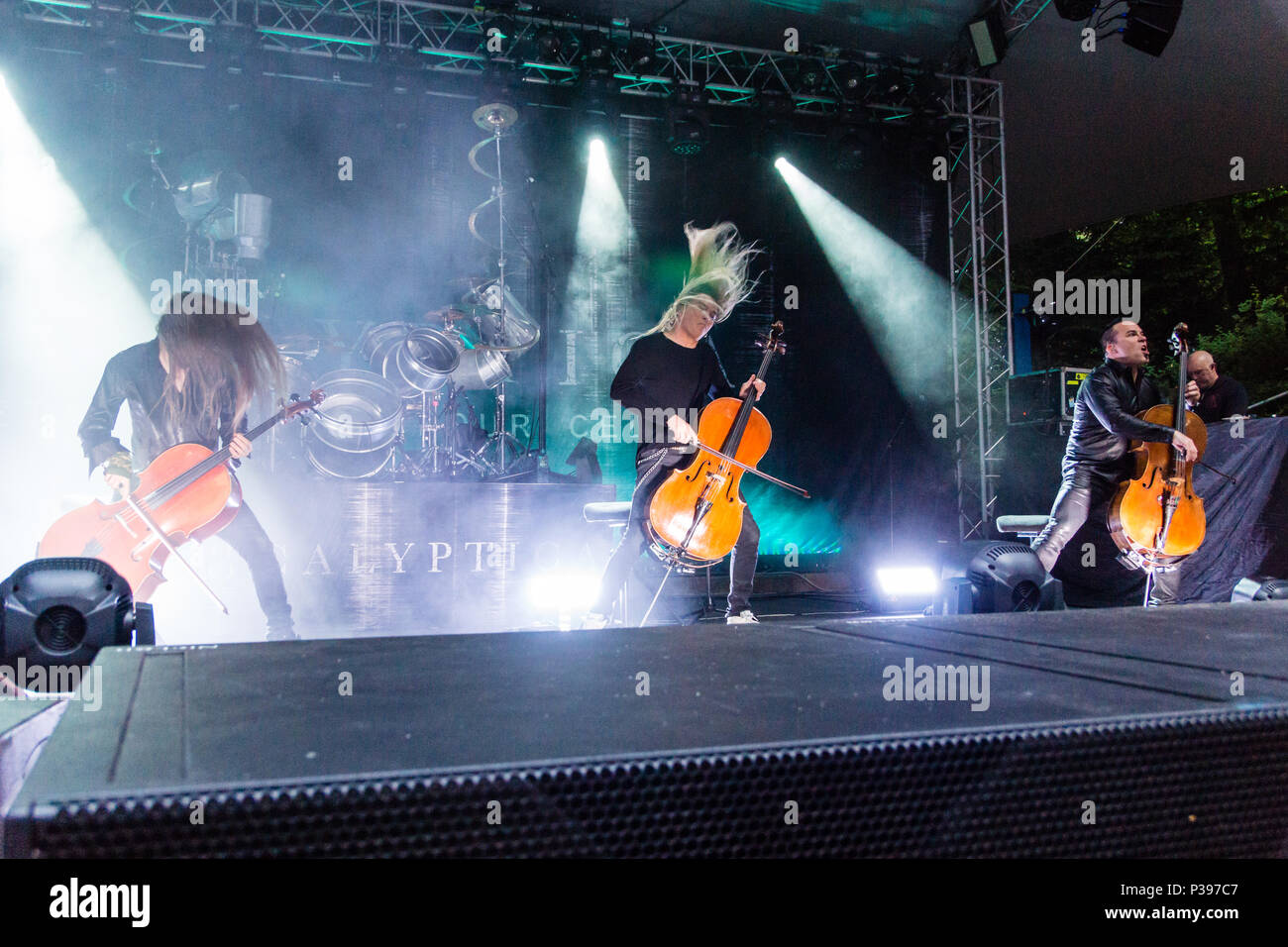 Kiel, Deutschland. 17 Juni, 2018. Die Band "Apocalyptica" ist in der Freilichtbühne Krusenkoppel während der Kieler Woche 2018 © Björn Deutschmann/Alamy leben Nachrichten Stockfoto