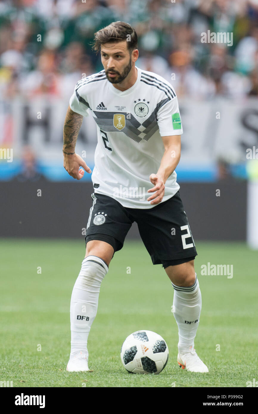 Marvin PLATTENHARDT (GER) mit Kugel, Single Action mit Kugel, Aktion, vollständige Abbildung, Porträt, Deutschland (GER) - Mexiko (MEX) 0:1, Vorrunde, Gruppe F, Spiel 11, am 17.06.2018 in Moskau; Fußball-WM 2018 in Russland vom 14.06. - 15.07.2018. | Verwendung weltweit Stockfoto