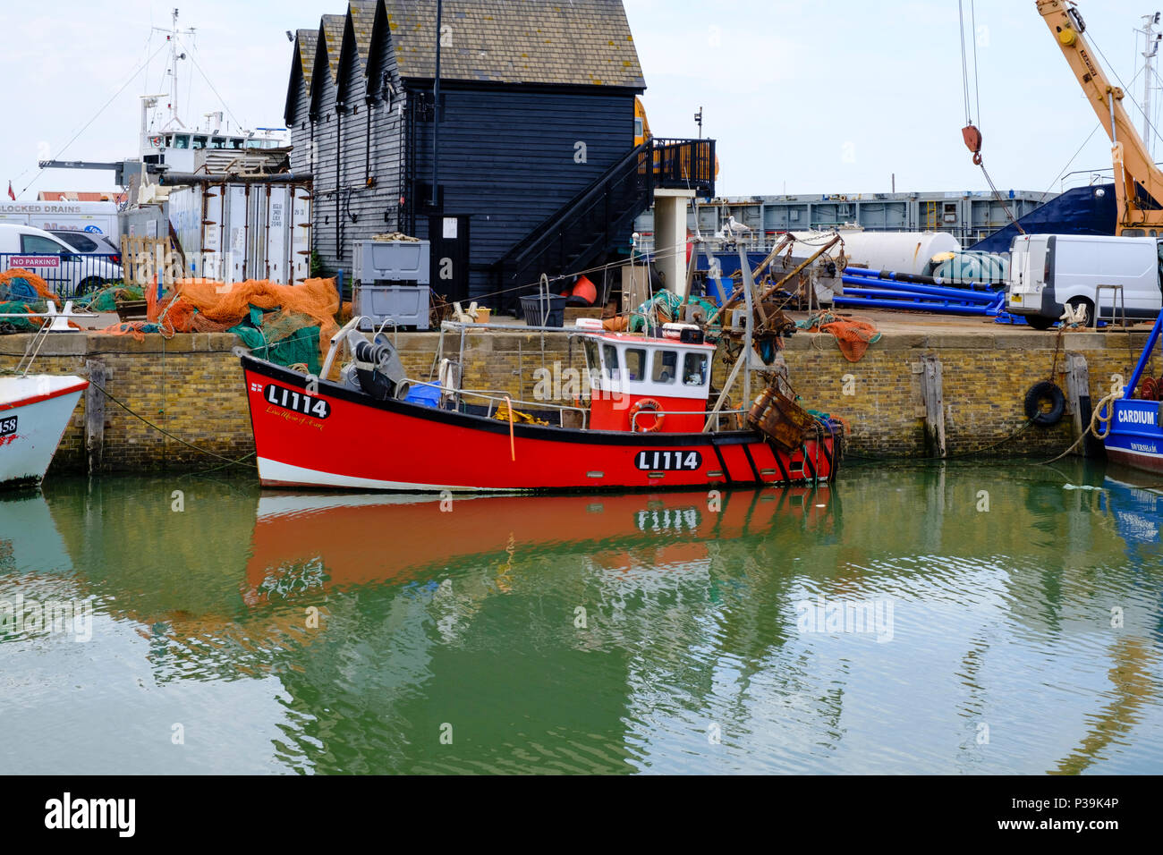 Fischerboote im Hafen Whitstable, Kent, Großbritannien Stockfoto