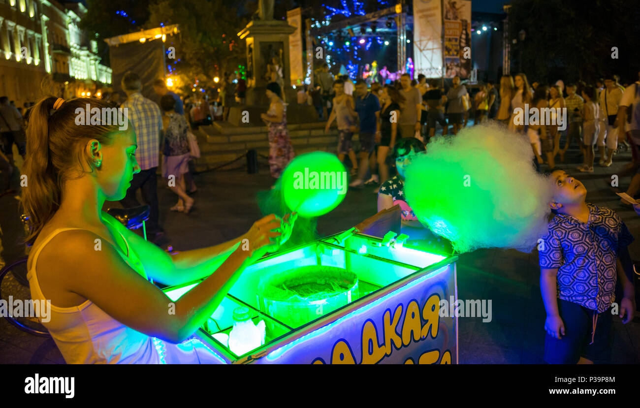 Odessa, Ukraine, Verkauf von Zuckerwatte Stockfoto