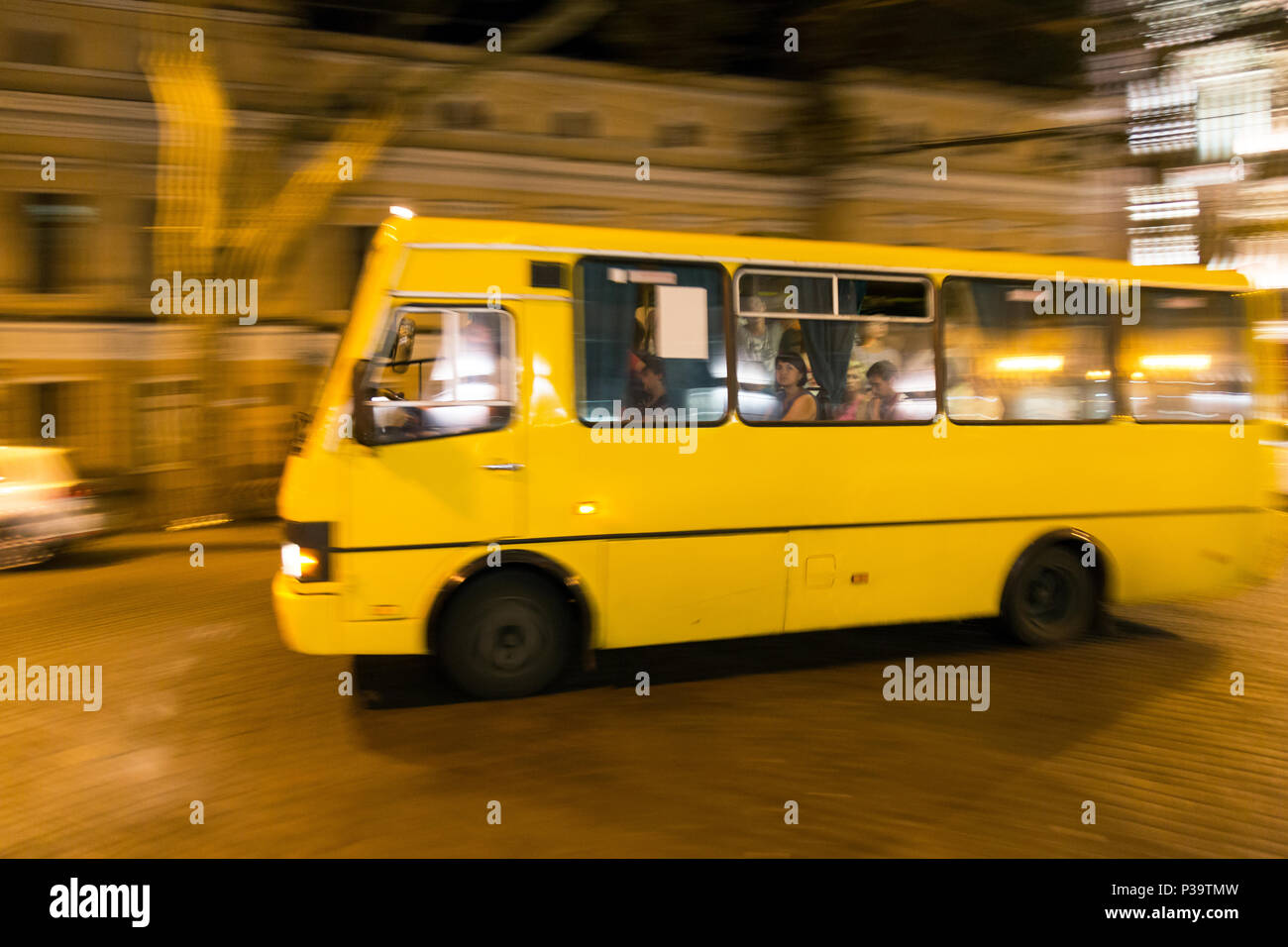 Odessa, Ukraine, kleinen Bus, Marschrutka, in den Straßen Stockfoto