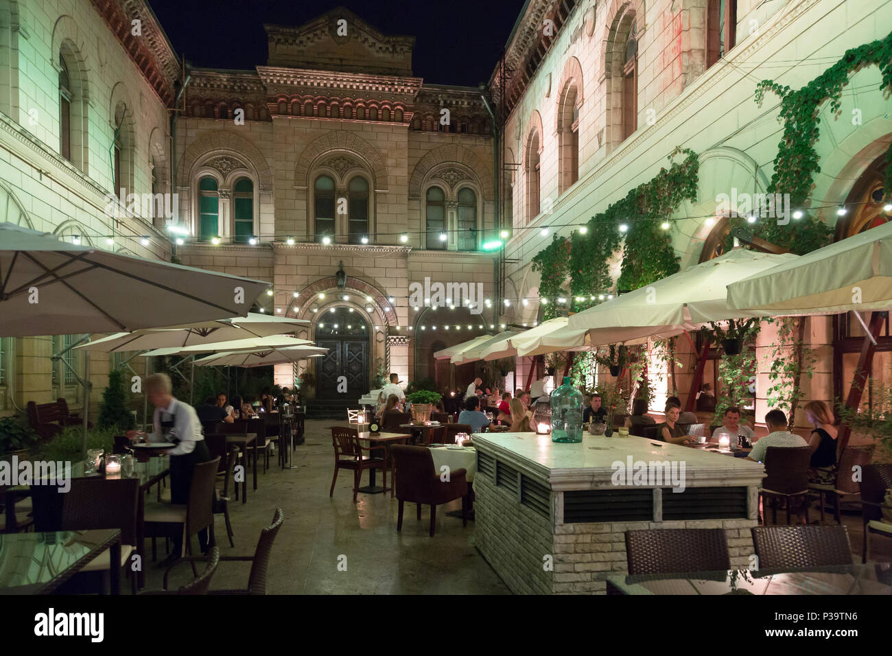 Odessa, Ukraine, Gäste im Restaurant Bernardazzi Stockfoto