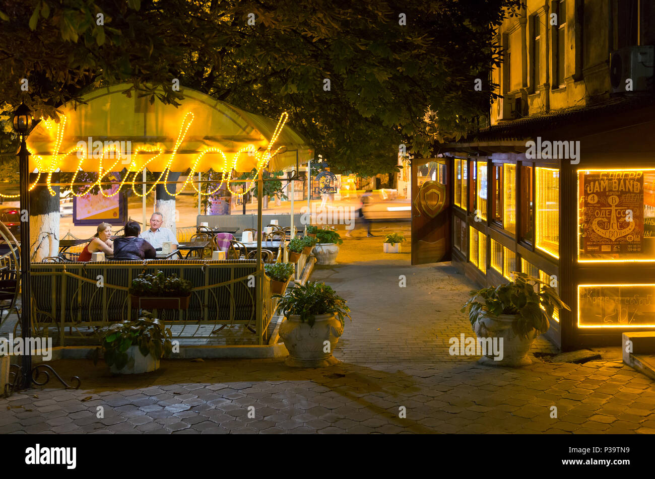 Odessa, Ukraine, die Gäste in einem Restaurant in der Innenstadt Stockfoto