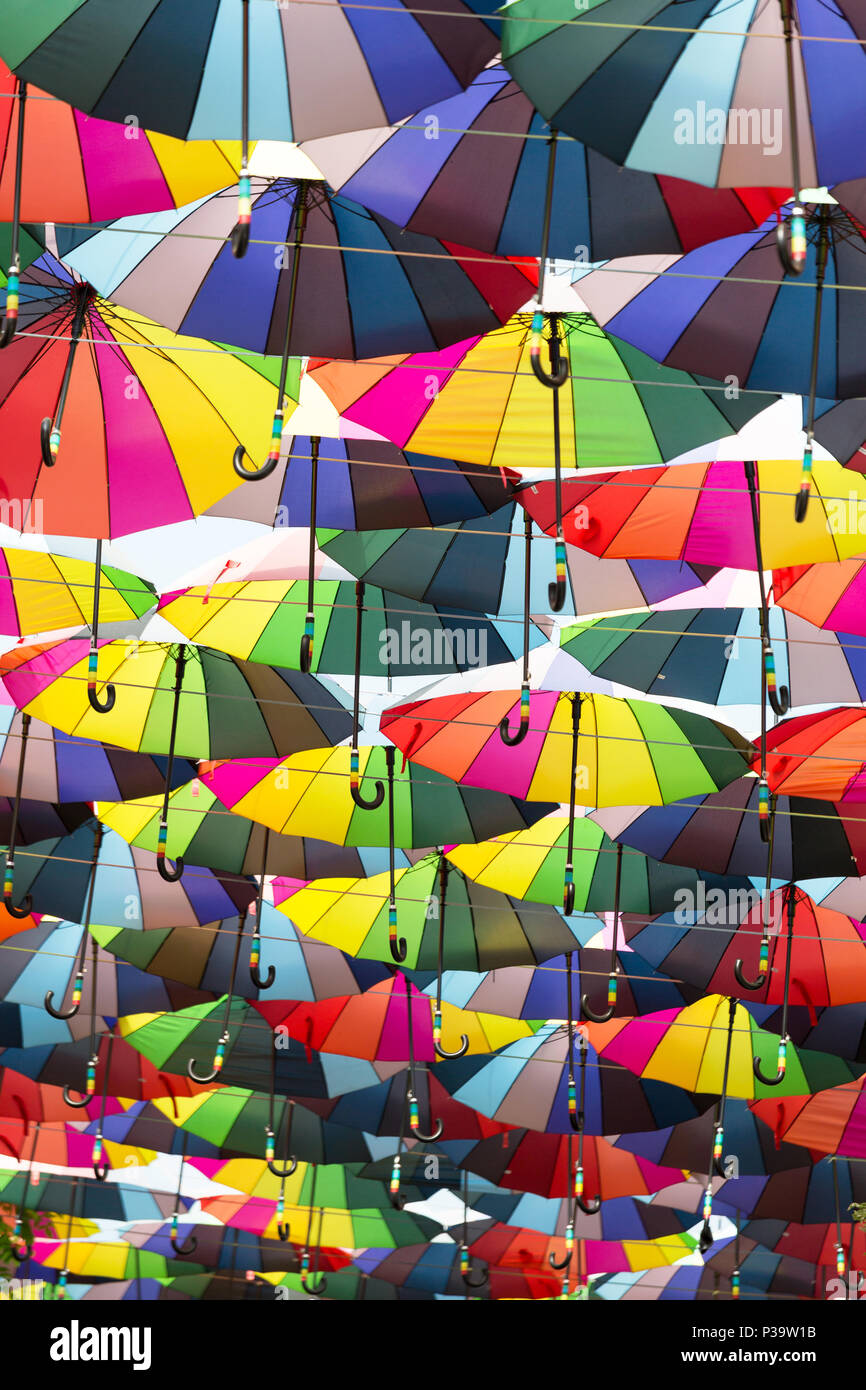 Odessa, Ukraine, Installation mit Sonnenschirmen im Arcadia Resort Stockfoto