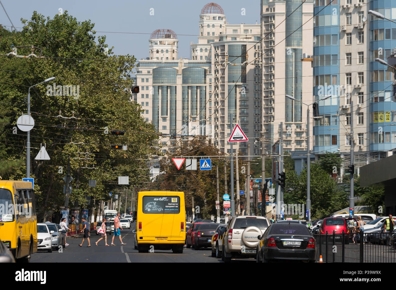 Odessa, Ukraine, Straße der Verkehr in der Stadt Stockfoto