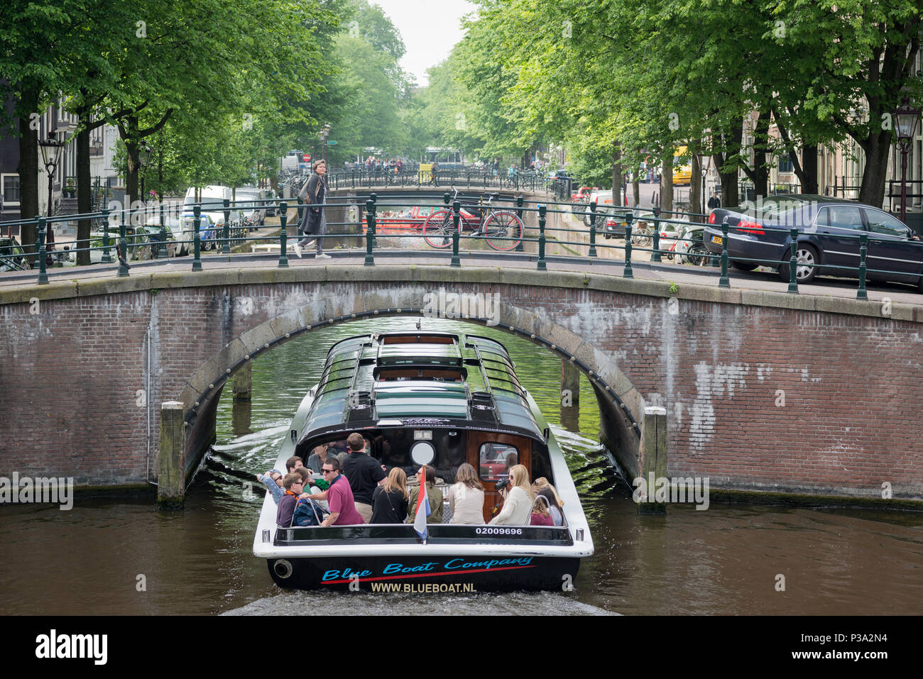 Amsterdam, Niederlande, Sehenswürdigkeiten Kanal Boot an der Keizersgracht Stockfoto