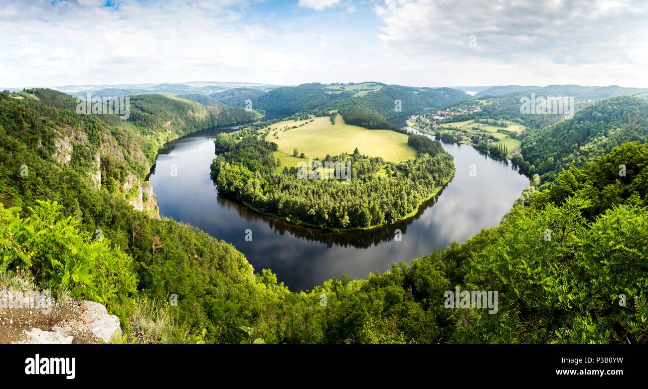 Blick auf die Moldau aus Sicht Solenice, Tschechische Republik Stockfoto