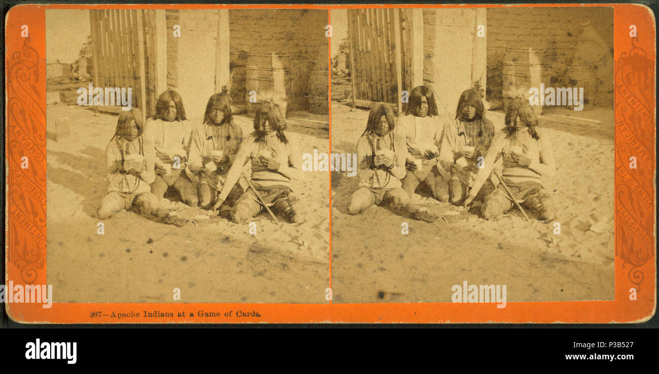 21 Apache Indianer an ein Spiel der Karten, nach Kontinent Stereoscopic Company Stockfoto