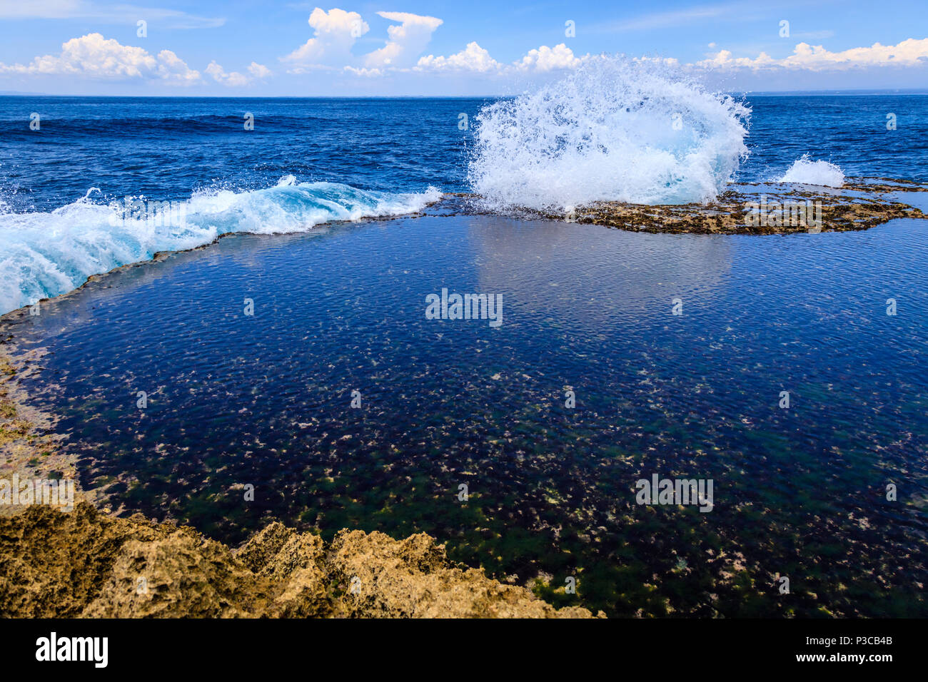 Teufel Tränen, Blow Holes am Sunset Point, Nusa Lembongan, Indonesien Stockfoto