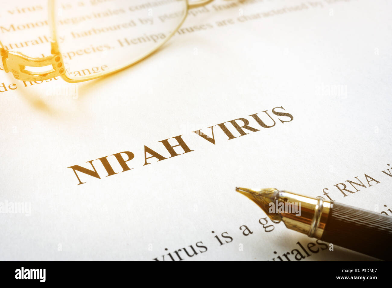 Dokument über die Nipah Virus (ELB) und Brille. Stockfoto