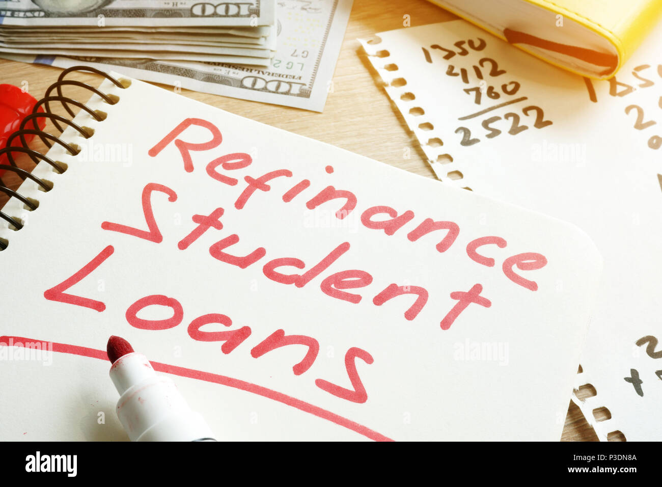 Studenten Darlehen refinanzieren Form auf einem Schreibtisch. Stockfoto