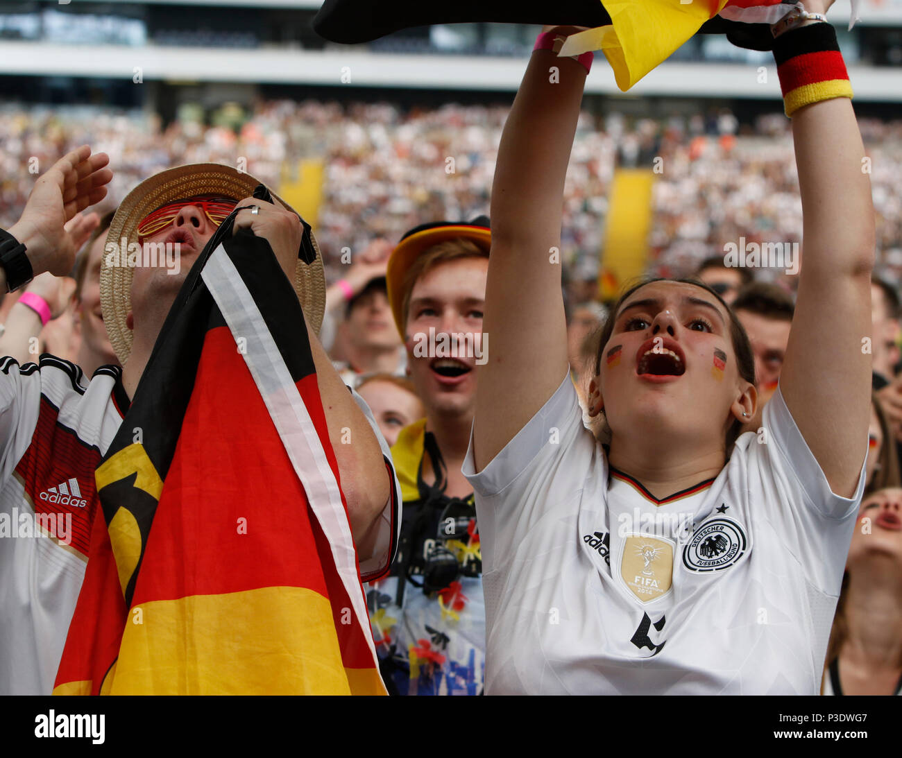 Frankfurt am Main, Deutschland. 17 Juni, 2018. 15.000 Fans kamen in die Commerzbank Arena in Frankfurt, zu beobachten Mexiko beat Deutschland mit 1 Tor in der ersten Gruppe F Spiel in der Gruppenphase der 2018 FIFA Fußball WM in Russland zu Null in Moskau. Quelle: Michael Debets/Pacific Press/Alamy leben Nachrichten Stockfoto
