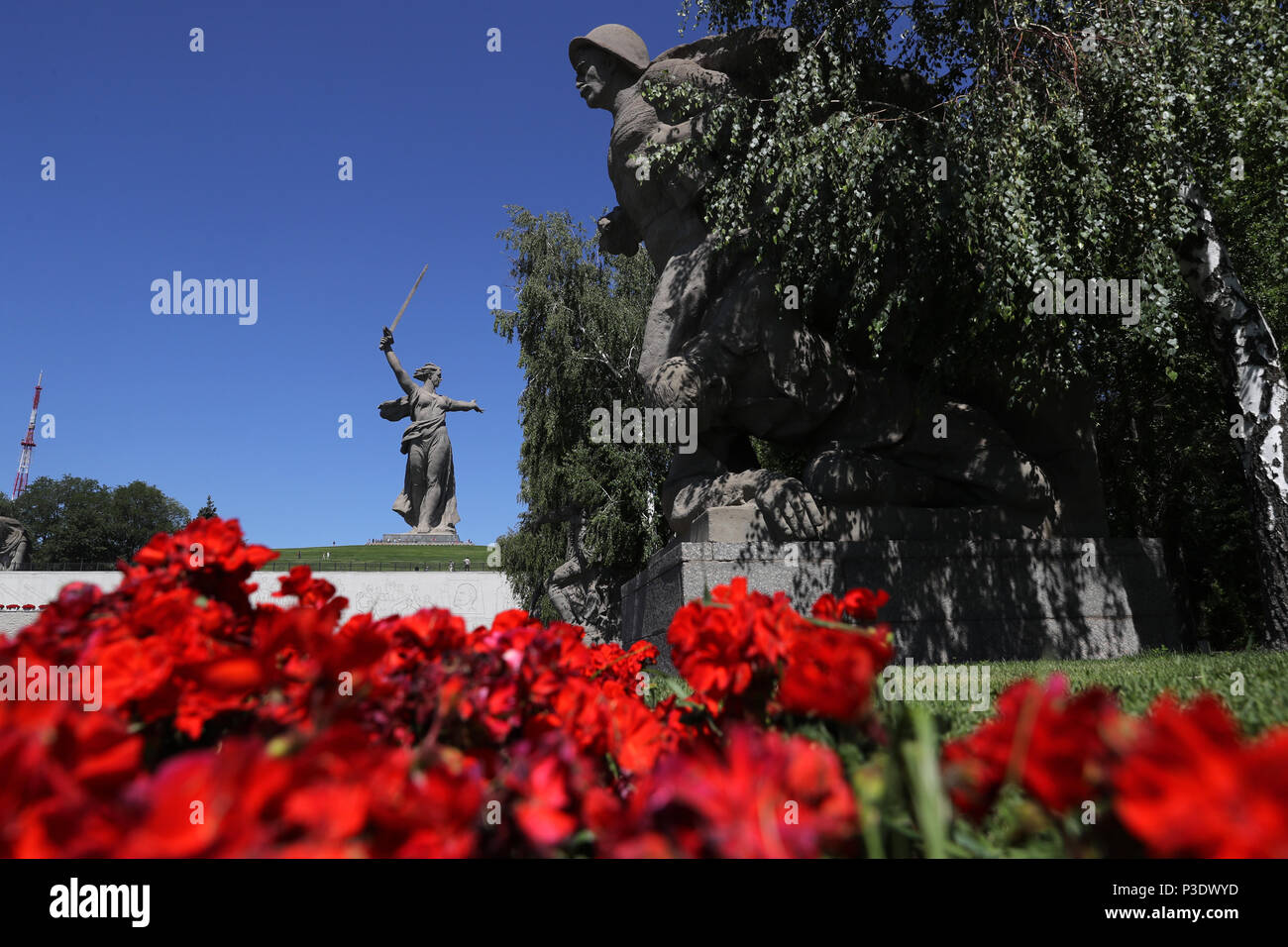 Ein Blick auf die Mamayev Kurgan in Wolgograd, Russland. PRESS ASSOCIATION Foto. Bild Datum: Montag, Juni 17, 2018. Siehe PA-Geschichte WM England. Photo Credit: Owen Humphreys/PA-Kabel. Einschränkungen: Nur für den redaktionellen Gebrauch bestimmt. Keine kommerzielle Nutzung. Keine Verwendung mit inoffiziellen 3rd party Logos. Keine Manipulation von Bildern. Kein Video-Emulation Stockfoto