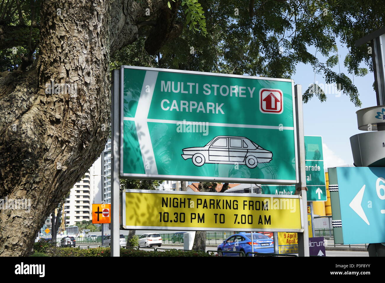 Parkhaus für Nacht parken, Singapur Stockfoto