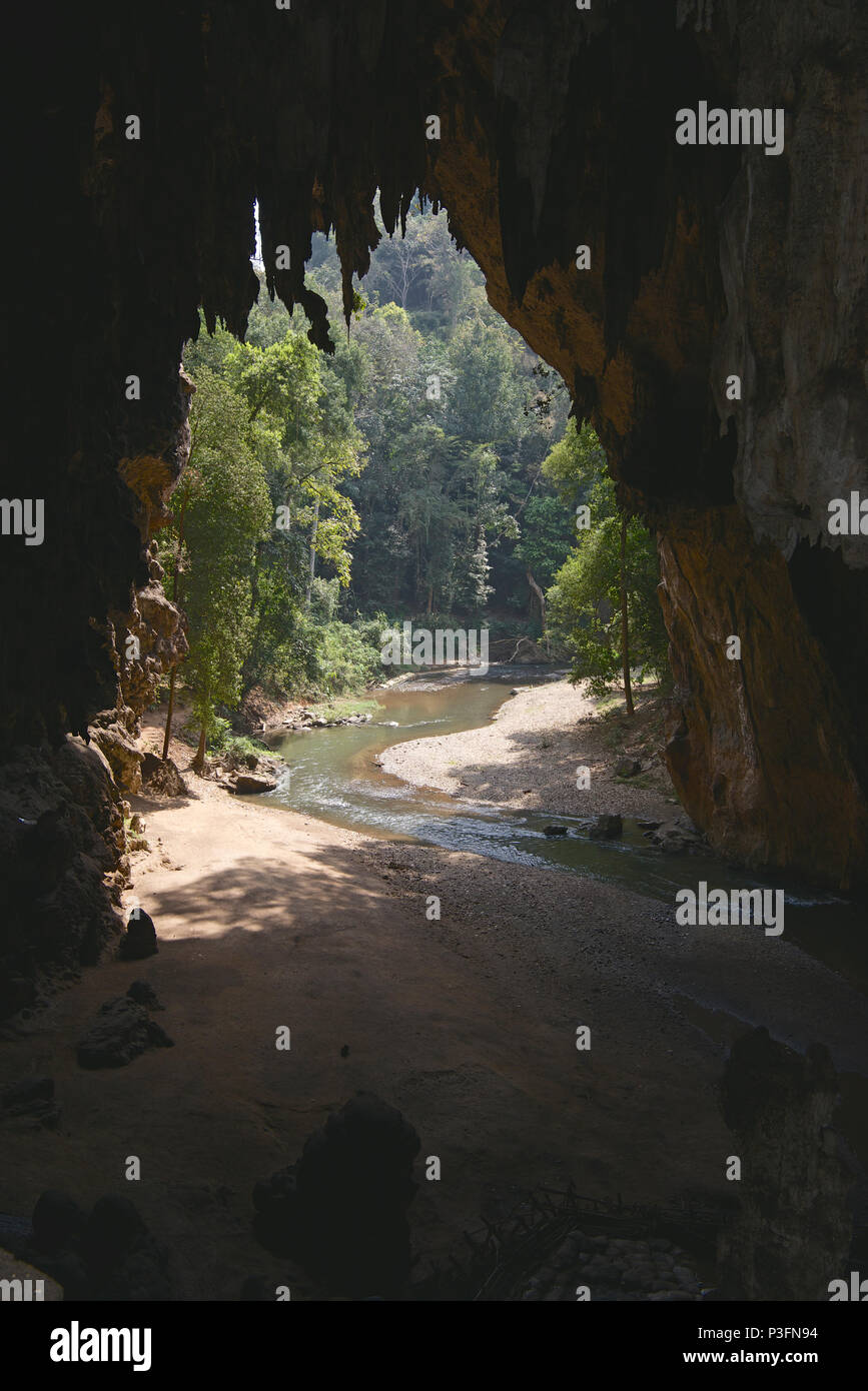 Eingang der Höhle Tham Lod Höhlen Mae Hong Son Provinz Northern Thailand Stockfoto