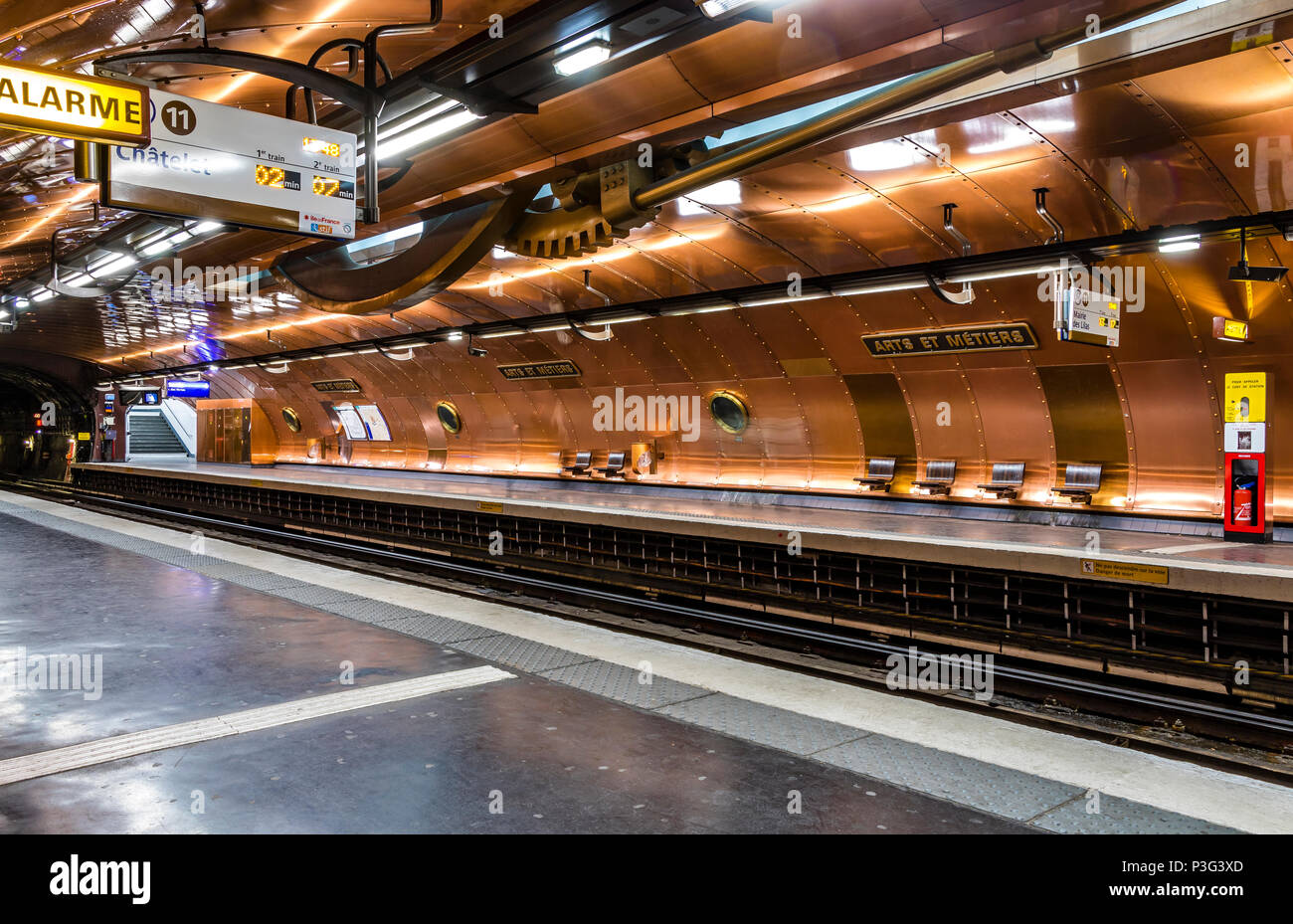 Arts et Métiers Metro Station in Paris von Belgier umgestaltet Comic-Künstler François Schuiten, Paris Frankreich Stockfoto