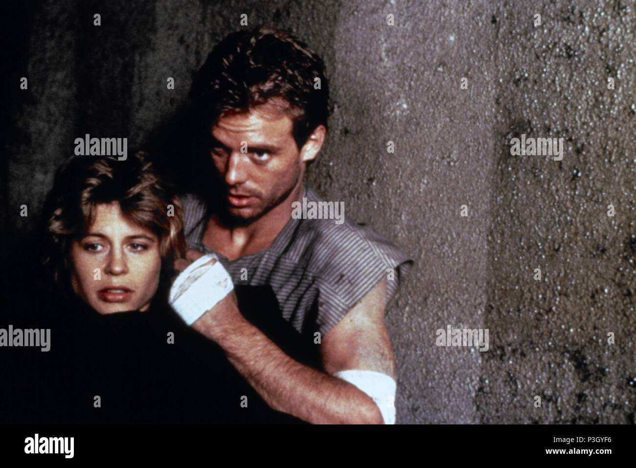 Original Film Titel: DER TERMINATOR. Englischer Titel: The Terminator. Regisseur: James Cameron. Jahr: 1984. Stars: Michael Biehn, LINDA HAMILTON. Quelle: ORION BILDER / Album Stockfoto