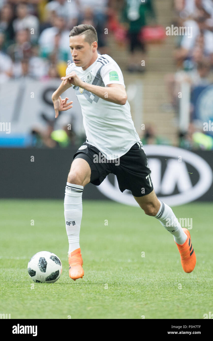 Julian Draxler (GER) mit Kugel, Single Action mit Kugel, Aktion, vollständige Abbildung, Porträt, Deutschland (GER) - Mexiko (MEX) 0:1, Vorrunde, Gruppe F, Spiel 11, am 17.06.2018 in Moskau; Fußball-WM 2018 in Russland vom 14.06. - 15.07.2018. | Verwendung weltweit Stockfoto