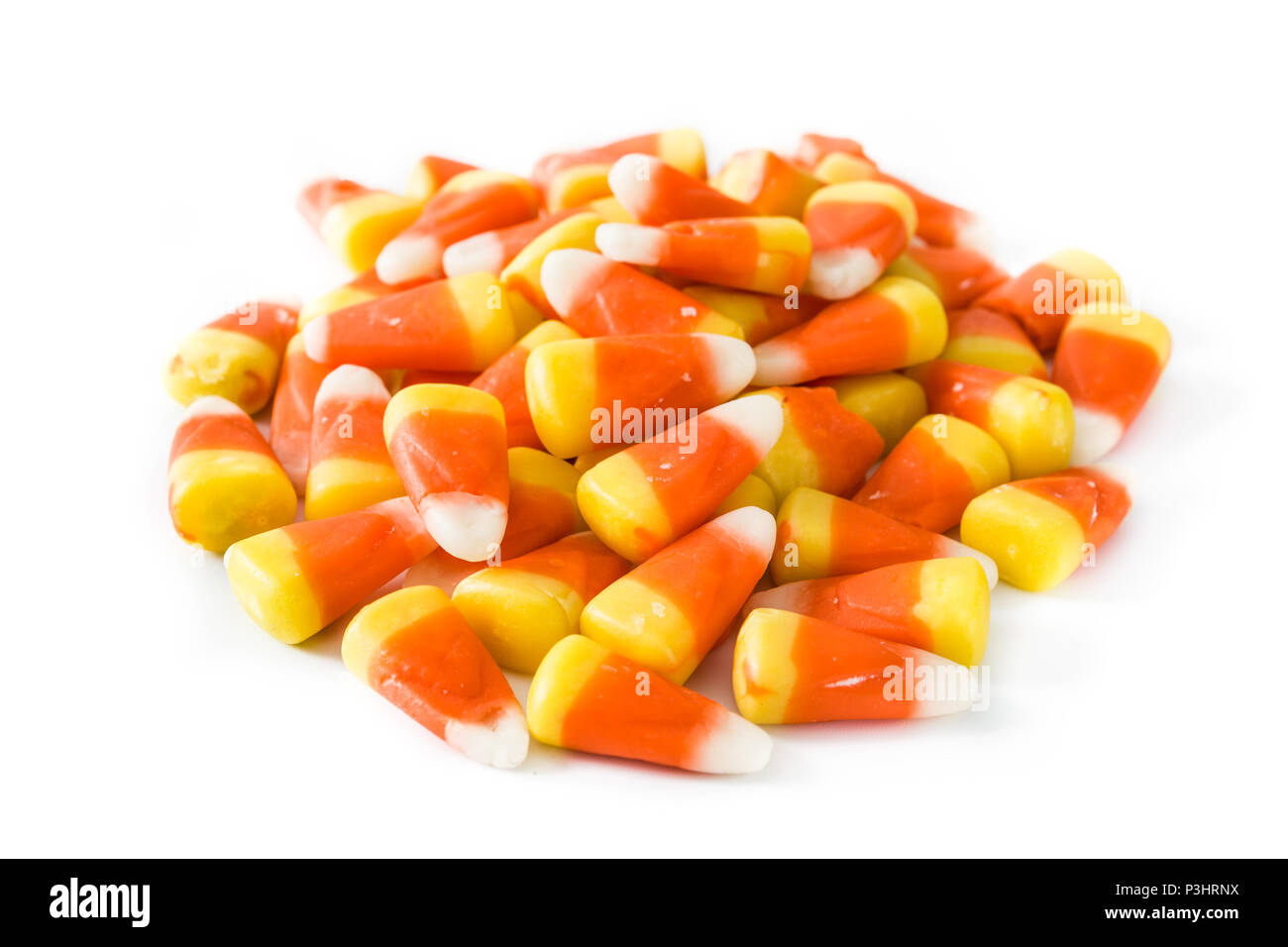 Typische Halloween Candy corn auf weißem Hintergrund. Stockfoto