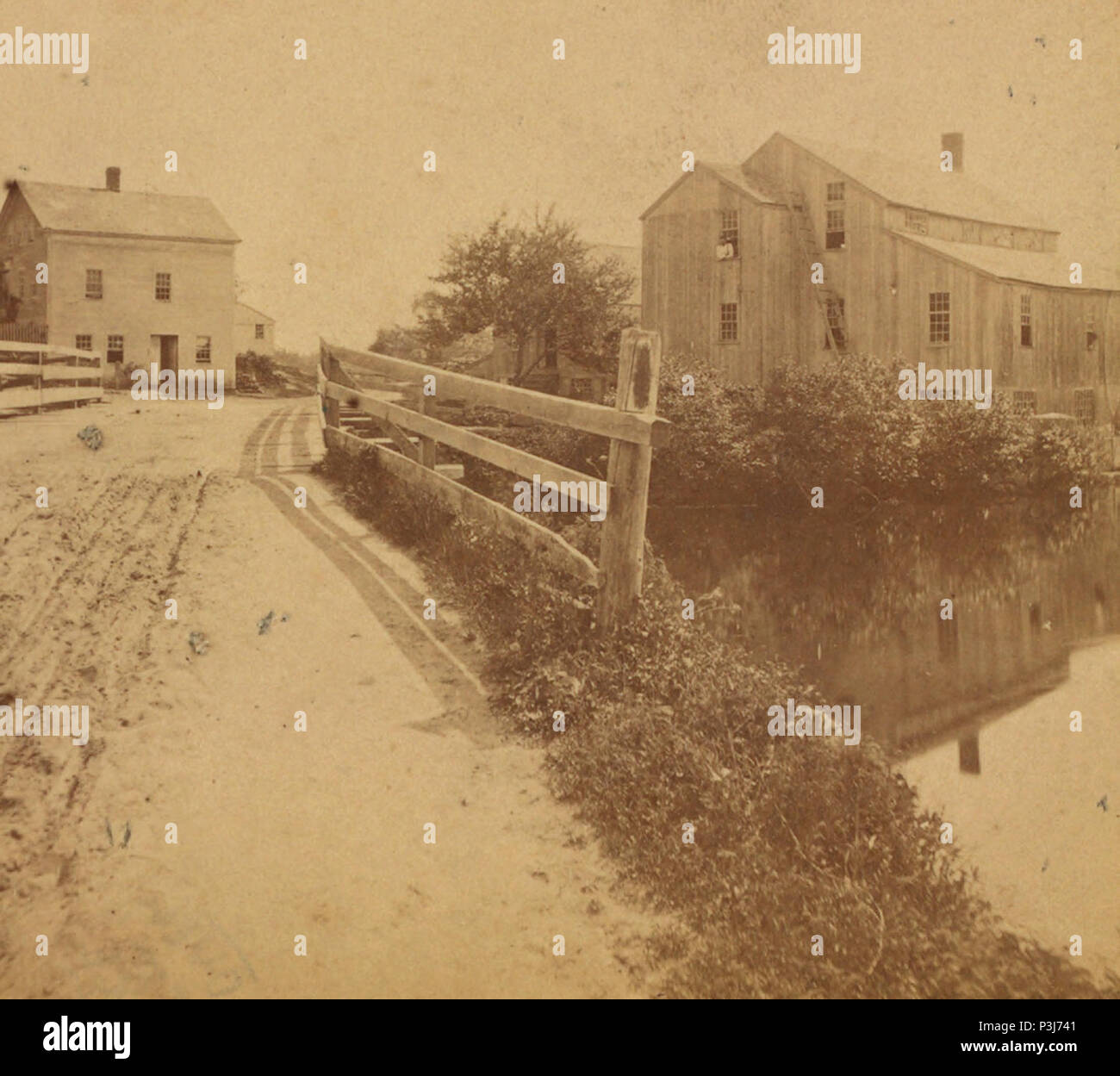 . Blick auf die Straße neben dem Körper von Wasser in Hopkinton. Abdeckung: 1860?-1885?. Digitale Element veröffentlicht 1-25 2006; 5-18-2009 aktualisiert. 364 Blick auf die Straße neben dem Körper von Wasser in Hopkinton, von Robert N. Dennis Sammlung von stereoskopische Ansichten Stockfoto