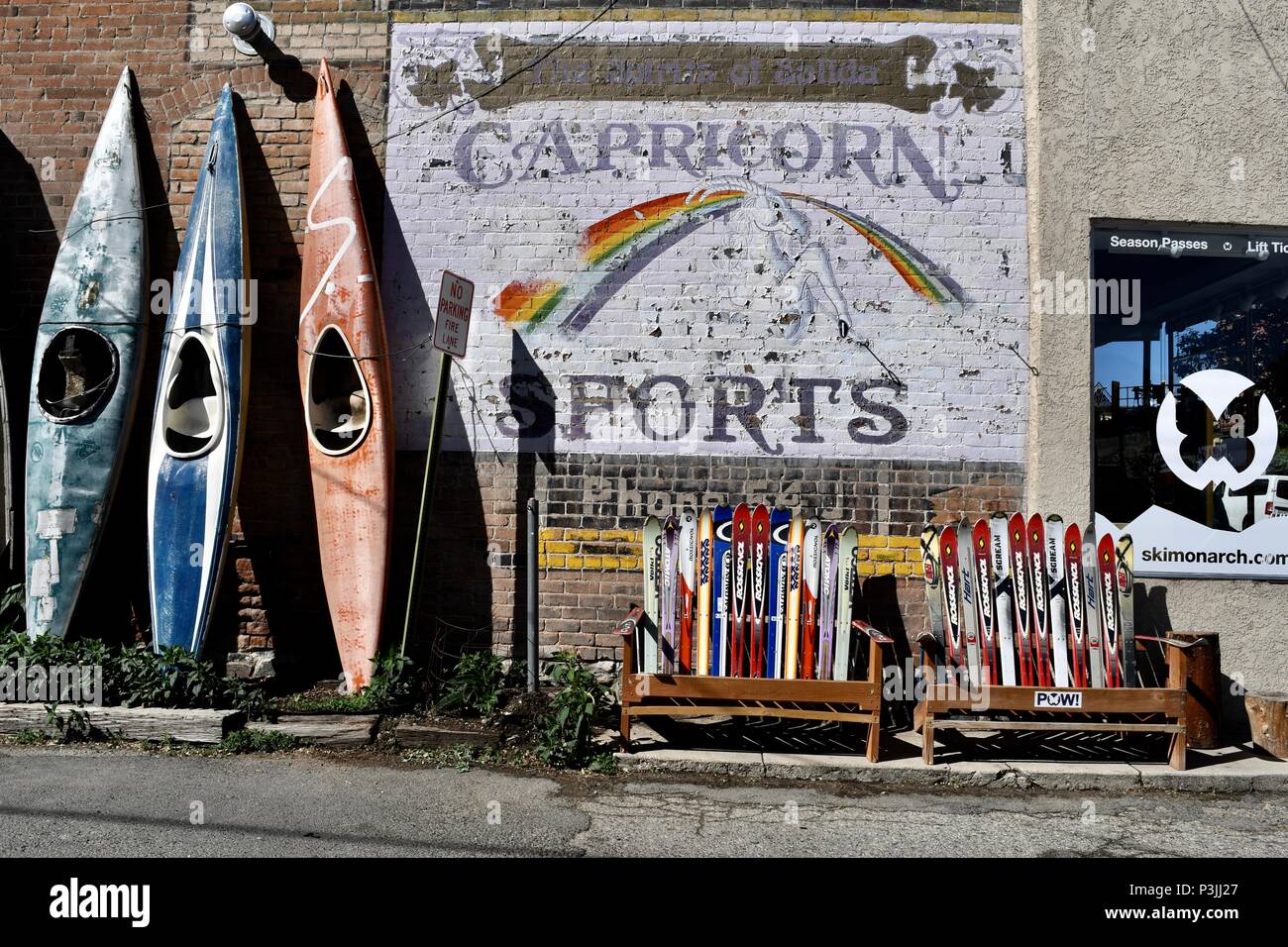 Wand Werbung in Salida, lackiert, Werbung Steinbock Sport Stockfoto