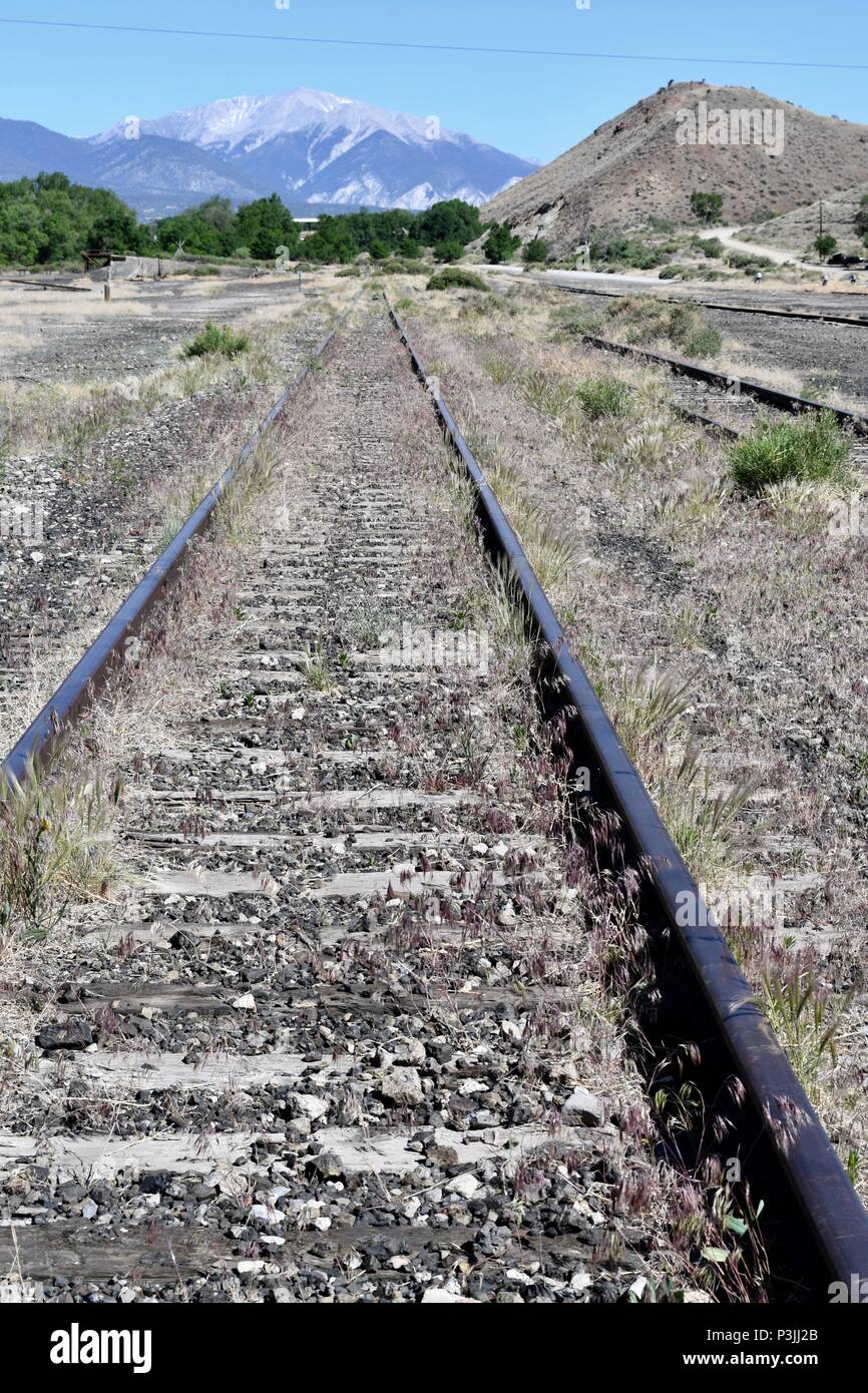 Blick über die ehemalige Bahnstrecke von Salida Station in den Rocky Mountains. Stockfoto